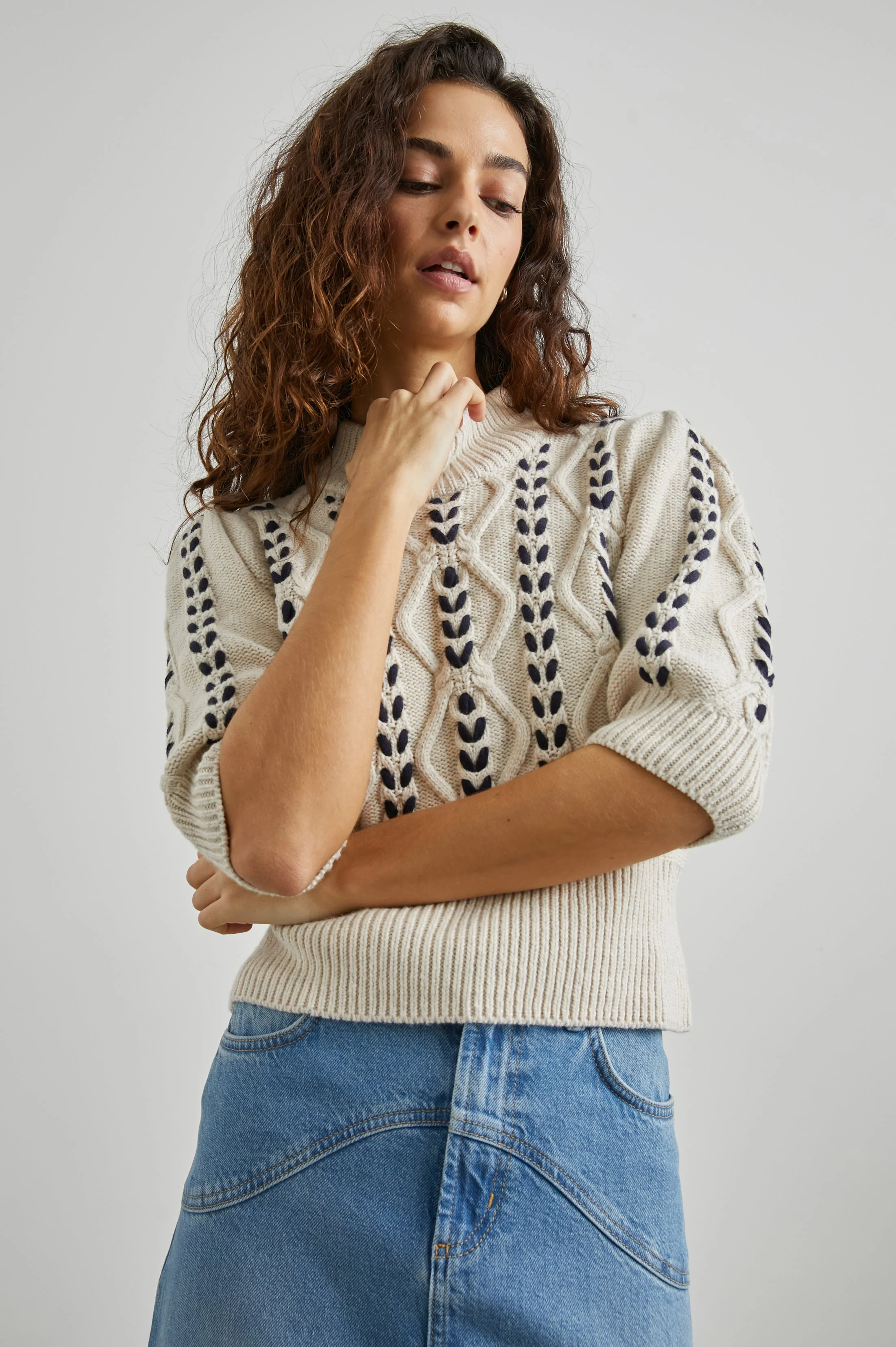 ADDY SWEATER - OATMEAL NAVY CABLES - Image 3
