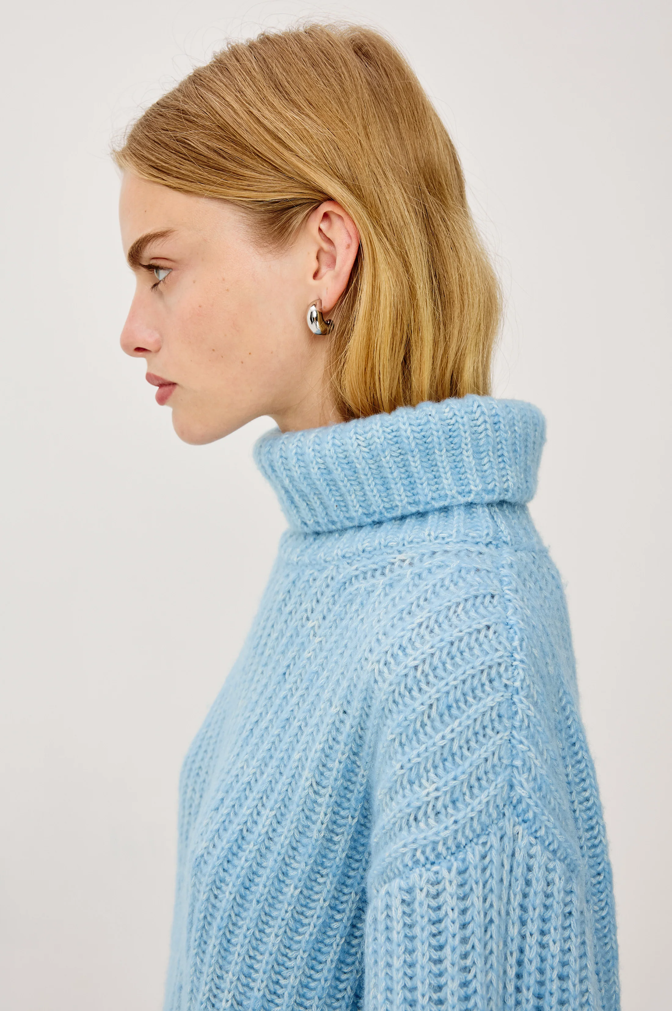 ANJA SWEATER - LIGHT BLUE - Image 3