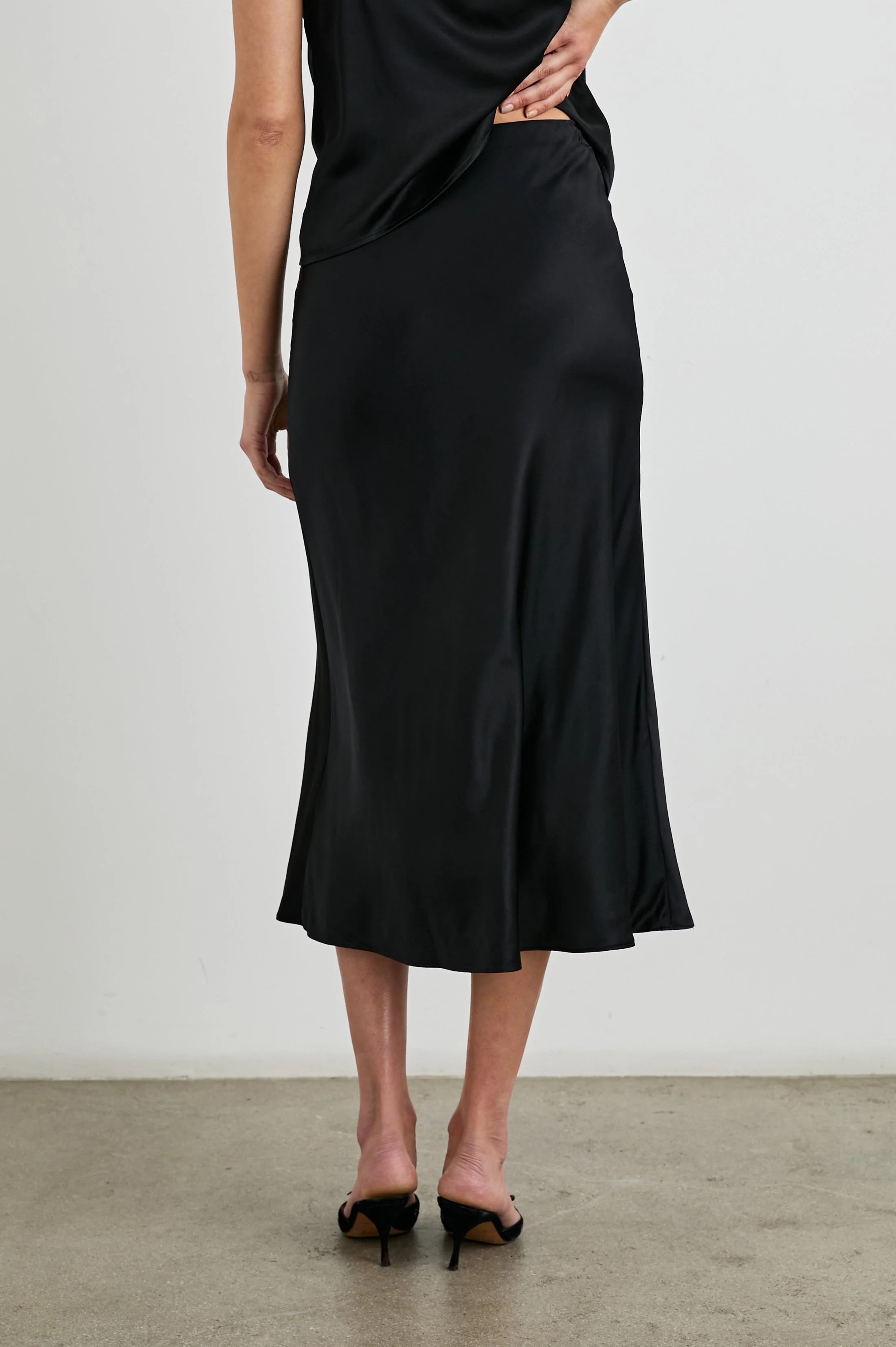 ANYA SKIRT - BLACK - Image 5