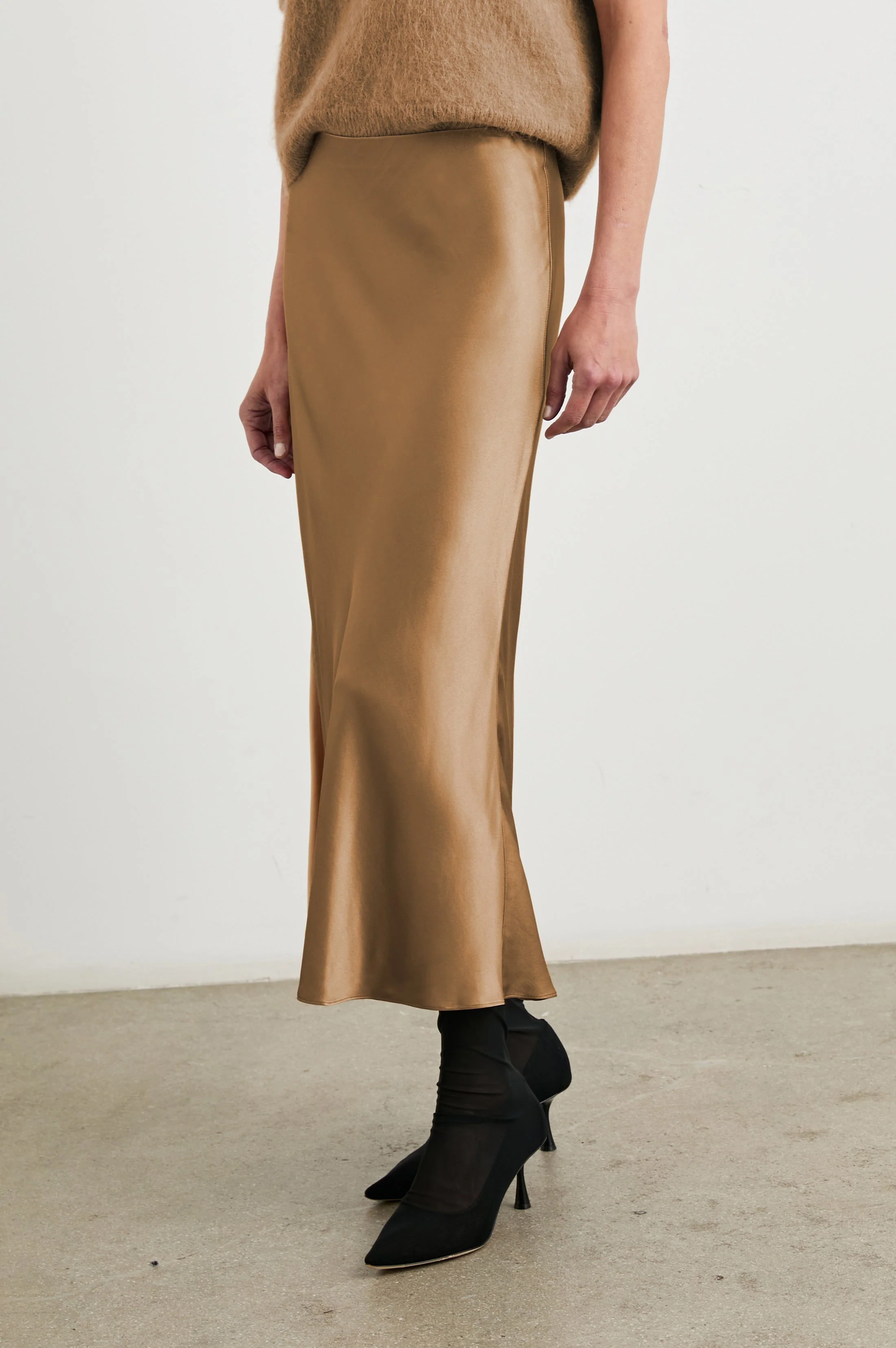 ANYA SKIRT - CAMEL - Image 4