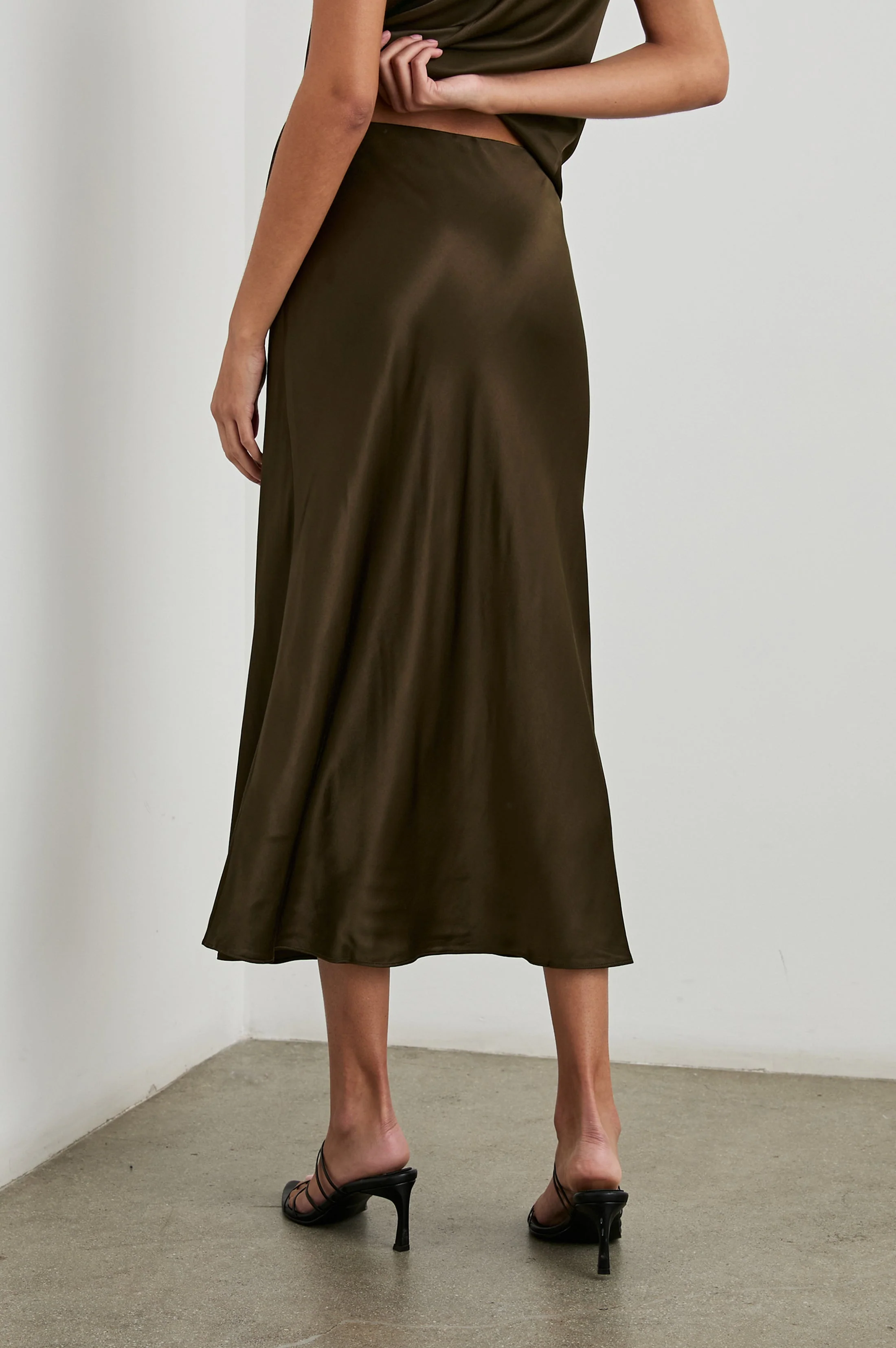 ANYA SKIRT - DARK MOSS - Image 3