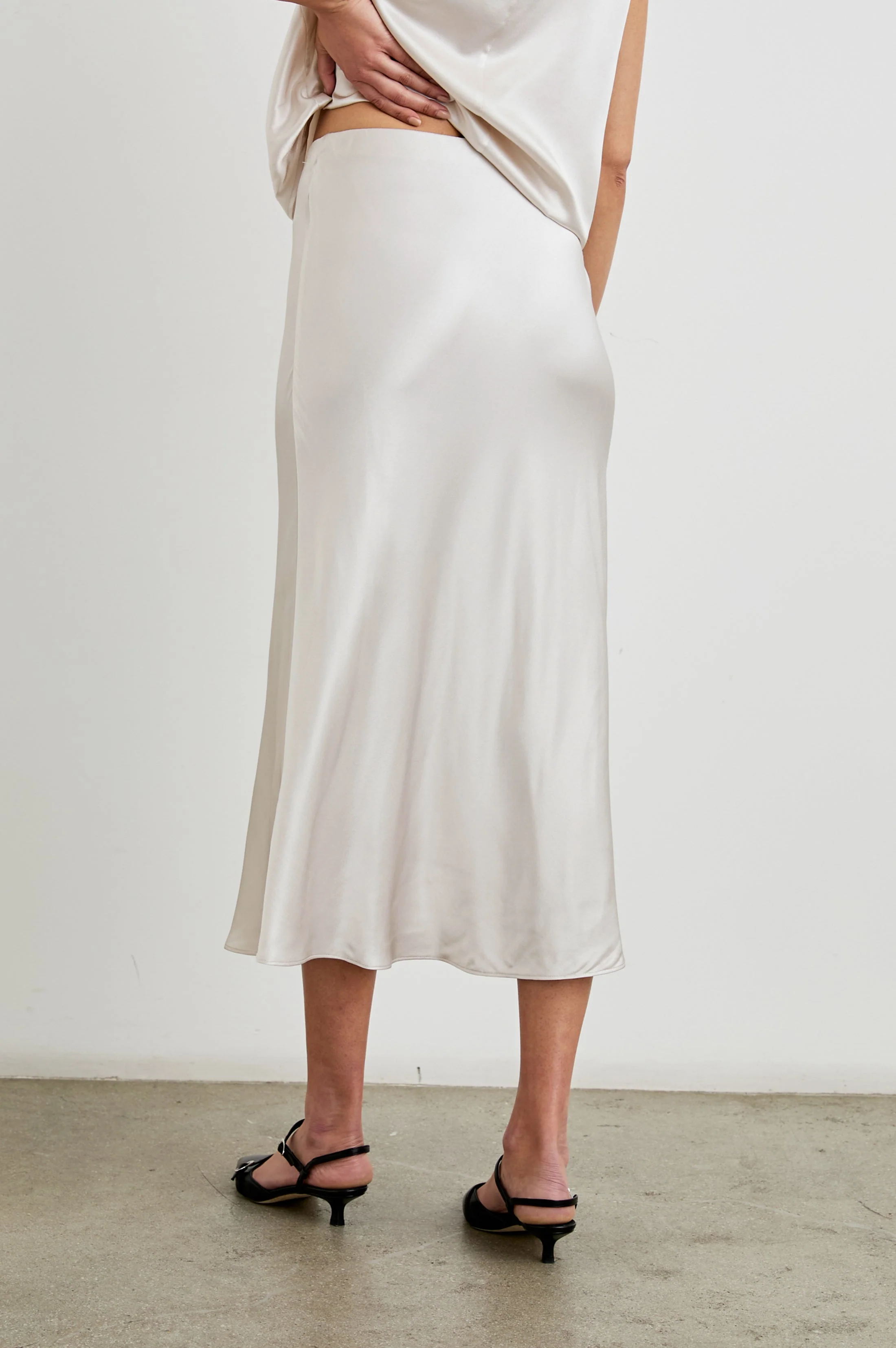 ANYA SKIRT - IVORY - Image 5