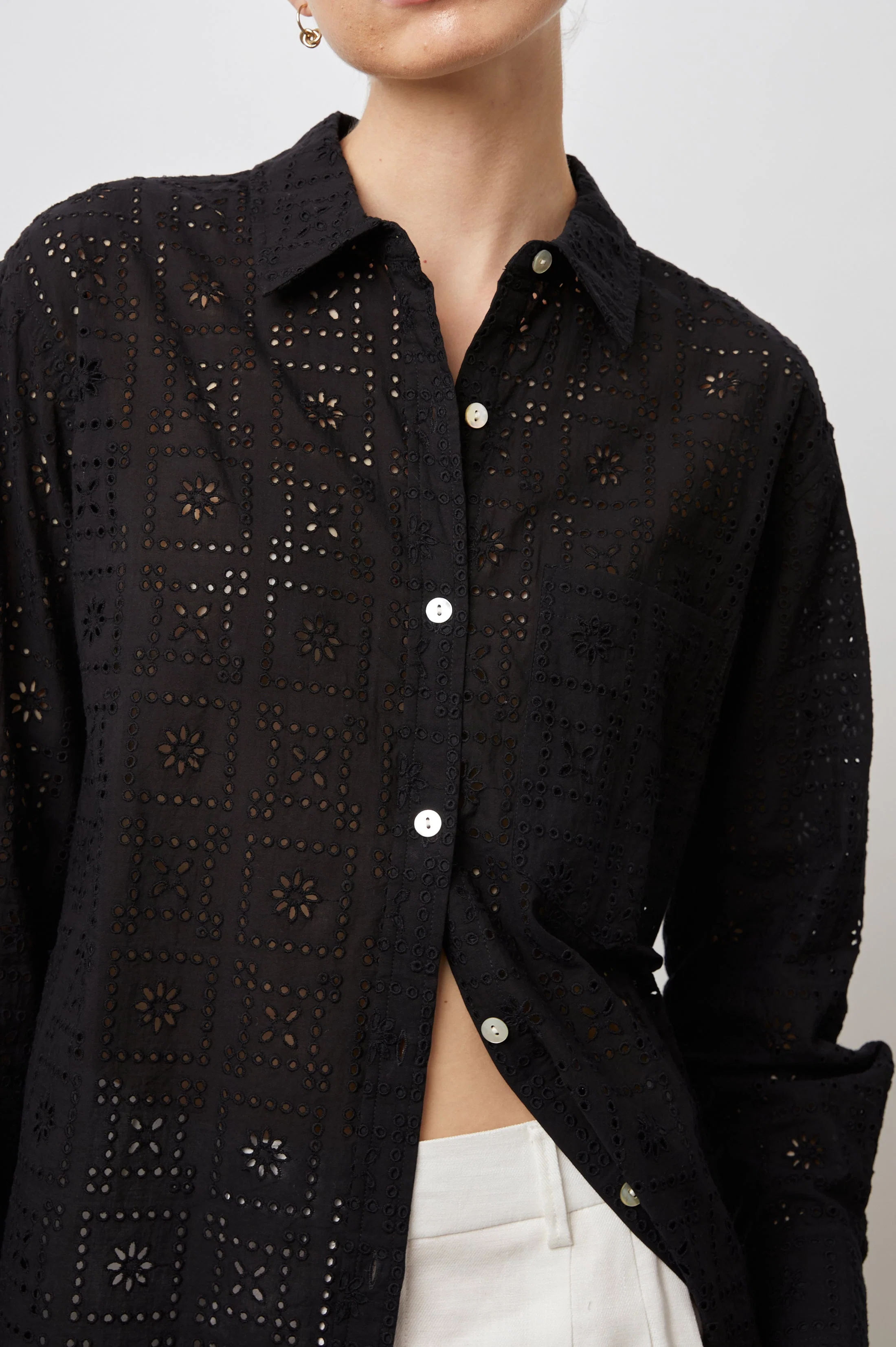 ARLO SHIRT - BLACK SEA EYELET - Image 2