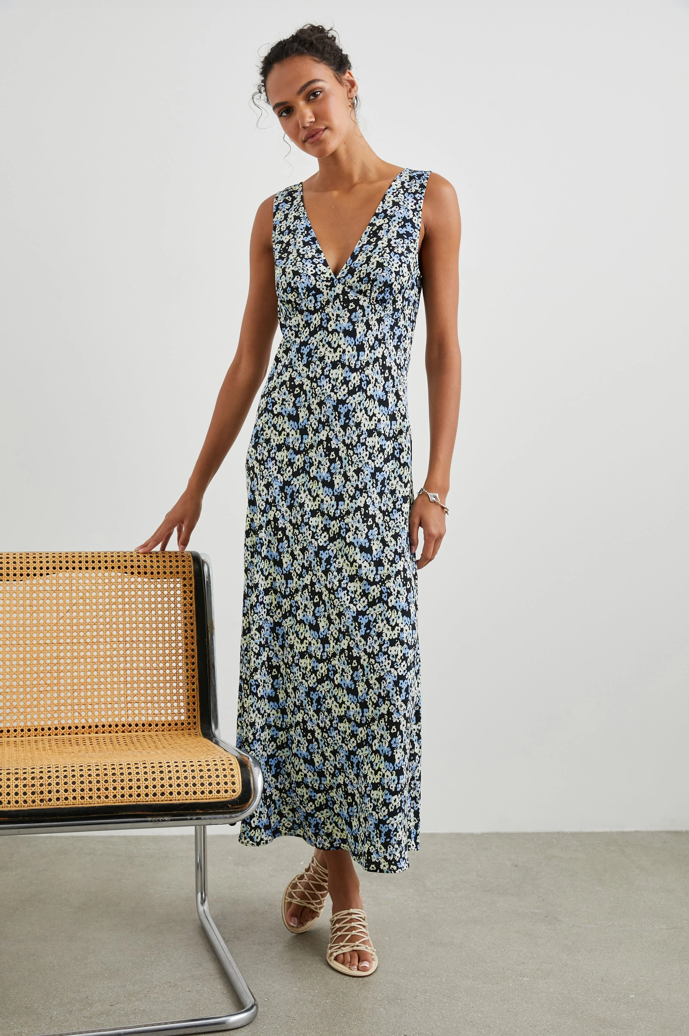 AUDRINA DRESS - MIDNIGHT MEADOW FLORAL - Image 5