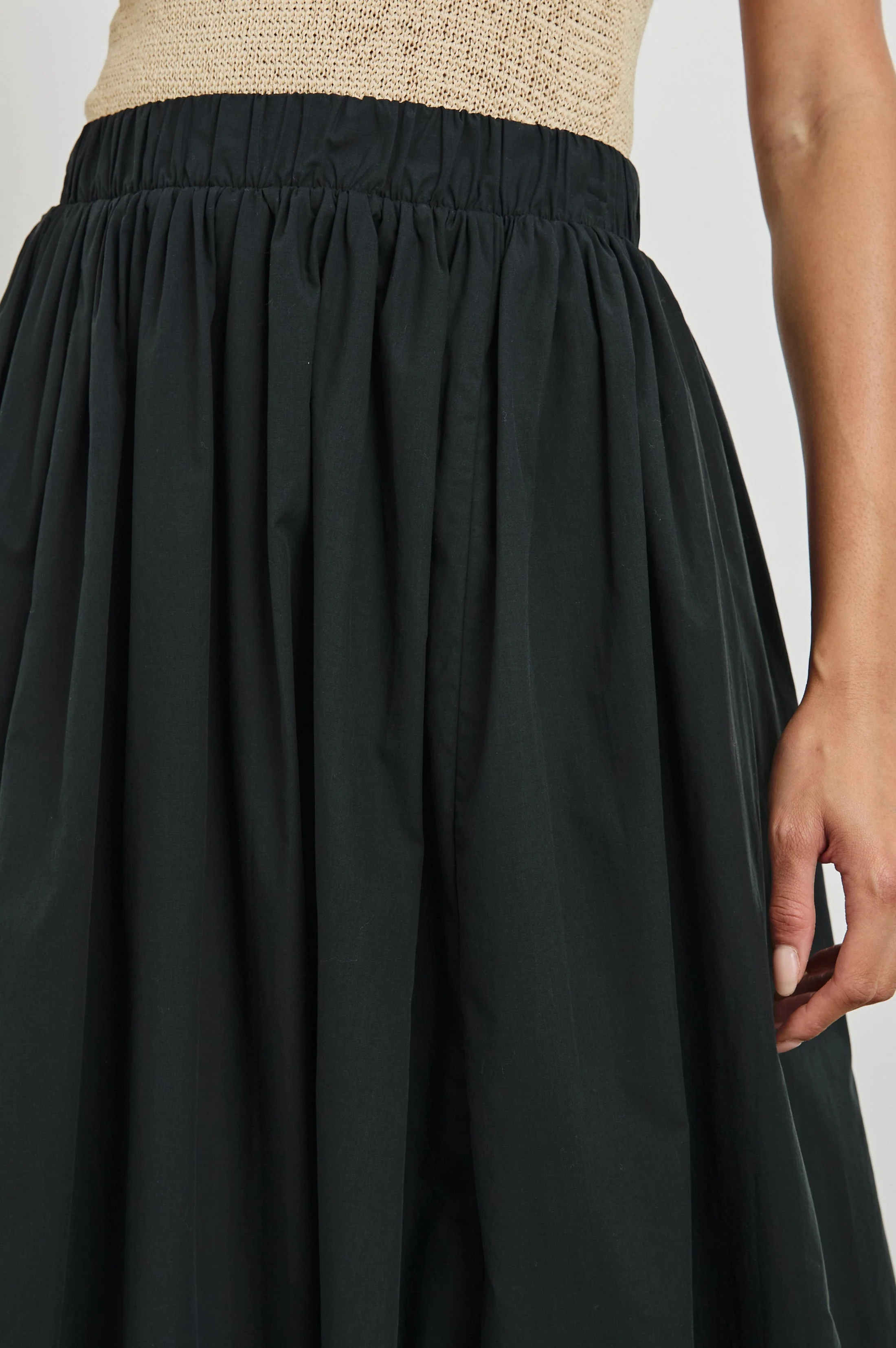 CALA SKIRT - BLACK - Image 7