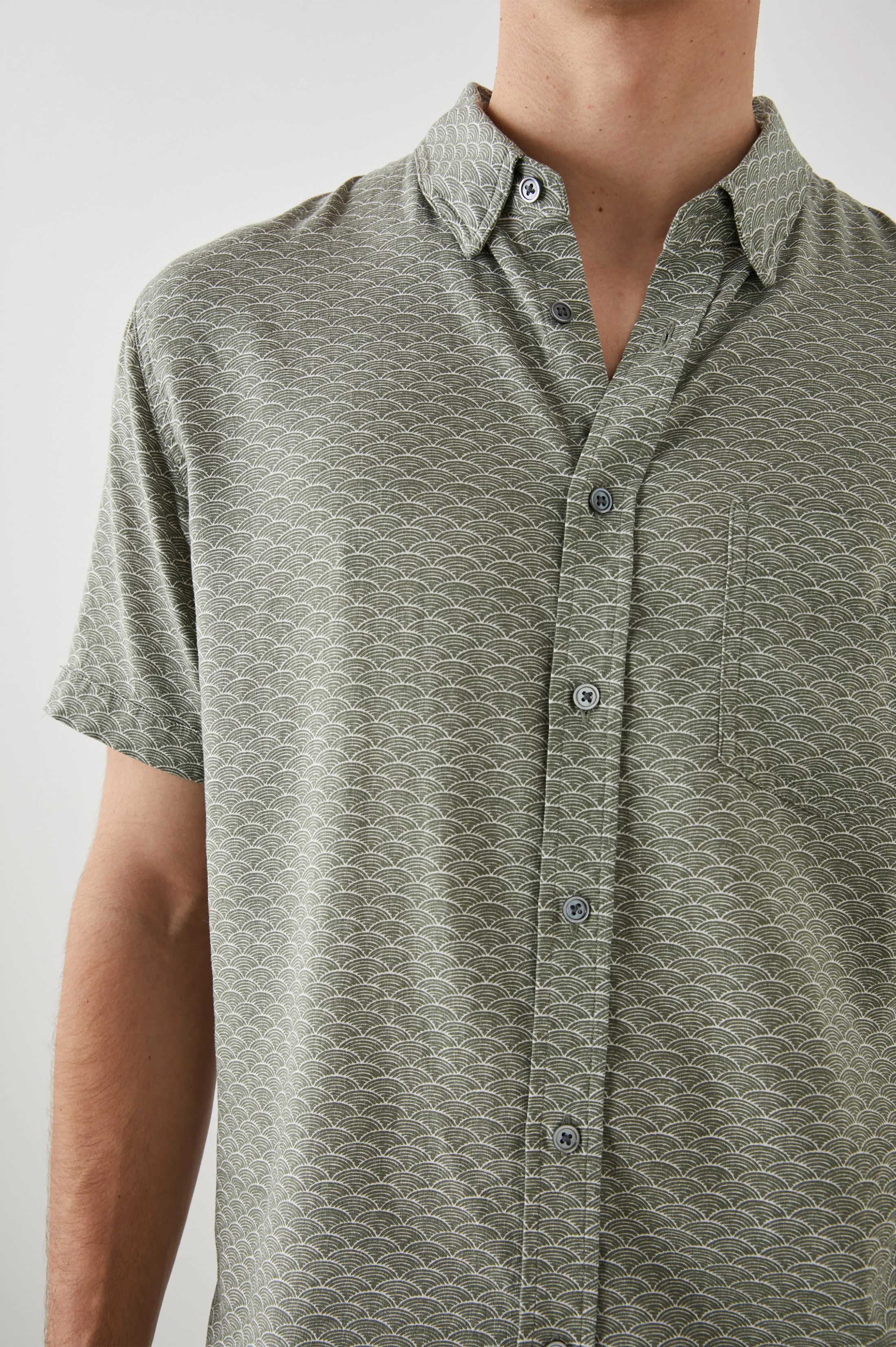 CARSON SHIRT - HAMA WAVE OLIVE