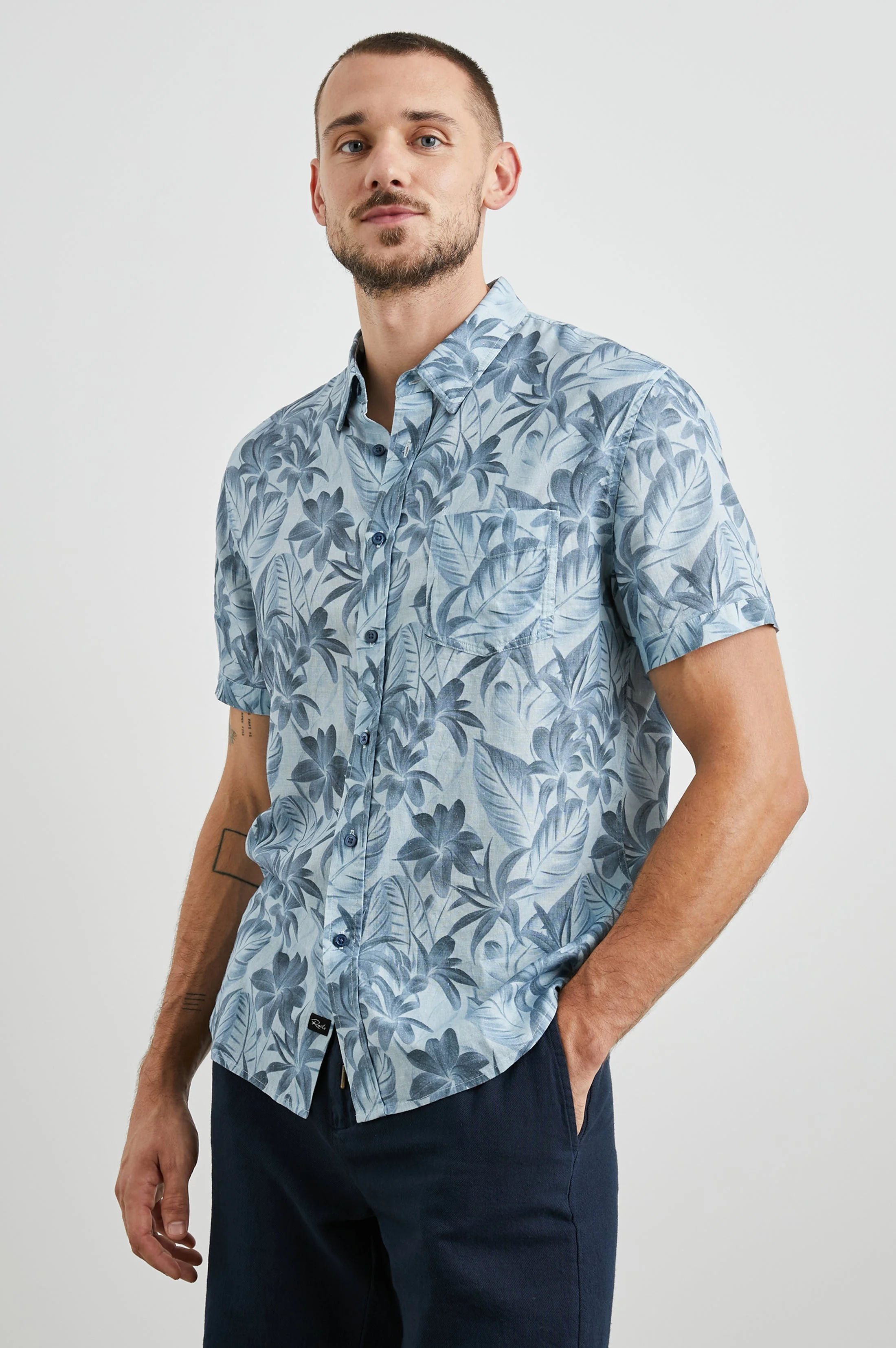 CARSON SHIRT - JUNGLE GARDEN REFLECTION