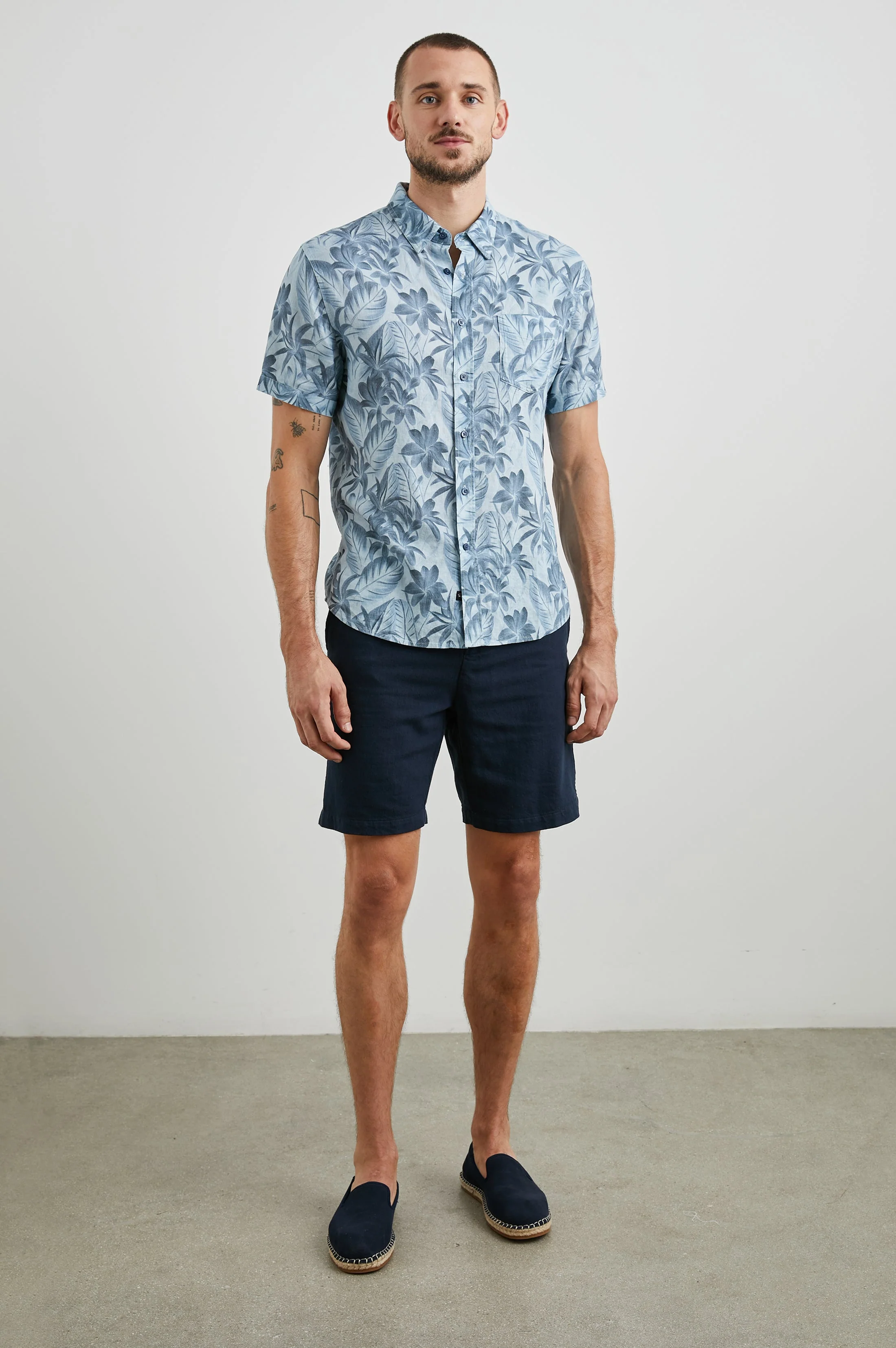 CARSON SHIRT - JUNGLE GARDEN REFLECTION - Image 3