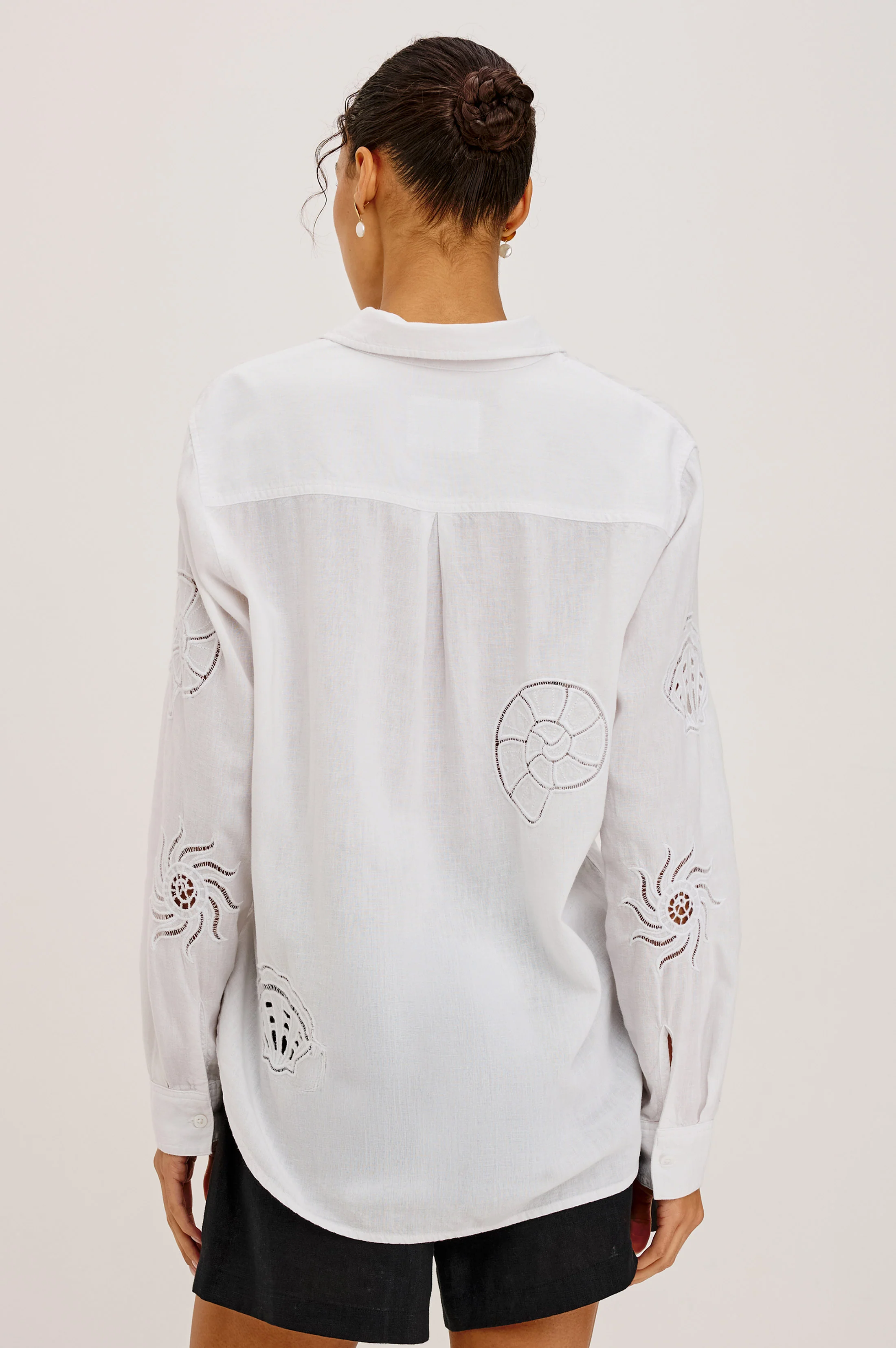 CHARLI SHIRT - WHITE SEASHELLS - Image 5