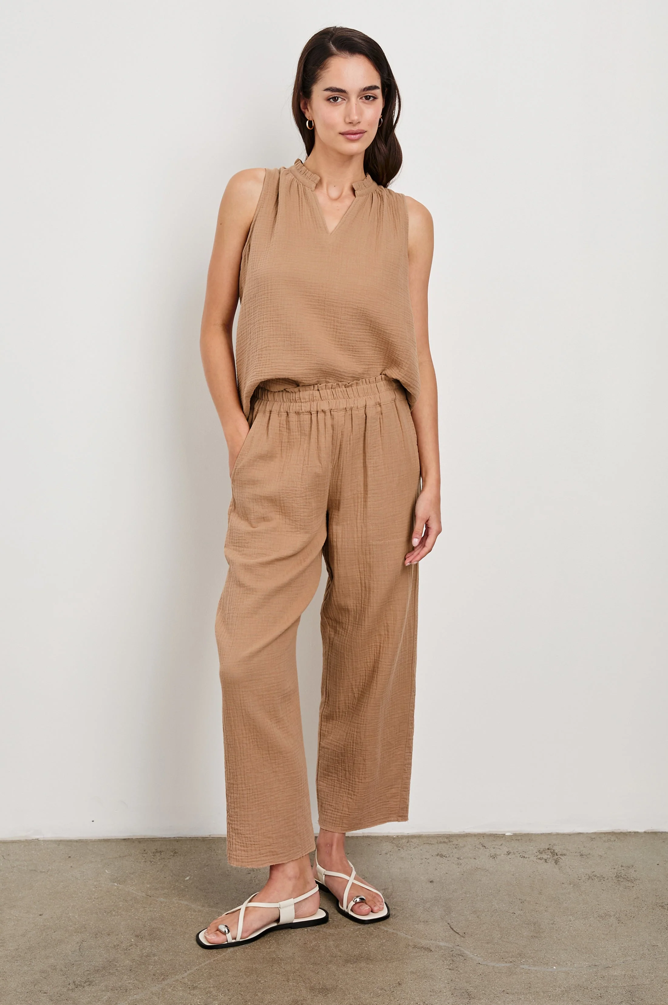 CHRISTY TOP - TAUPE - Image 4