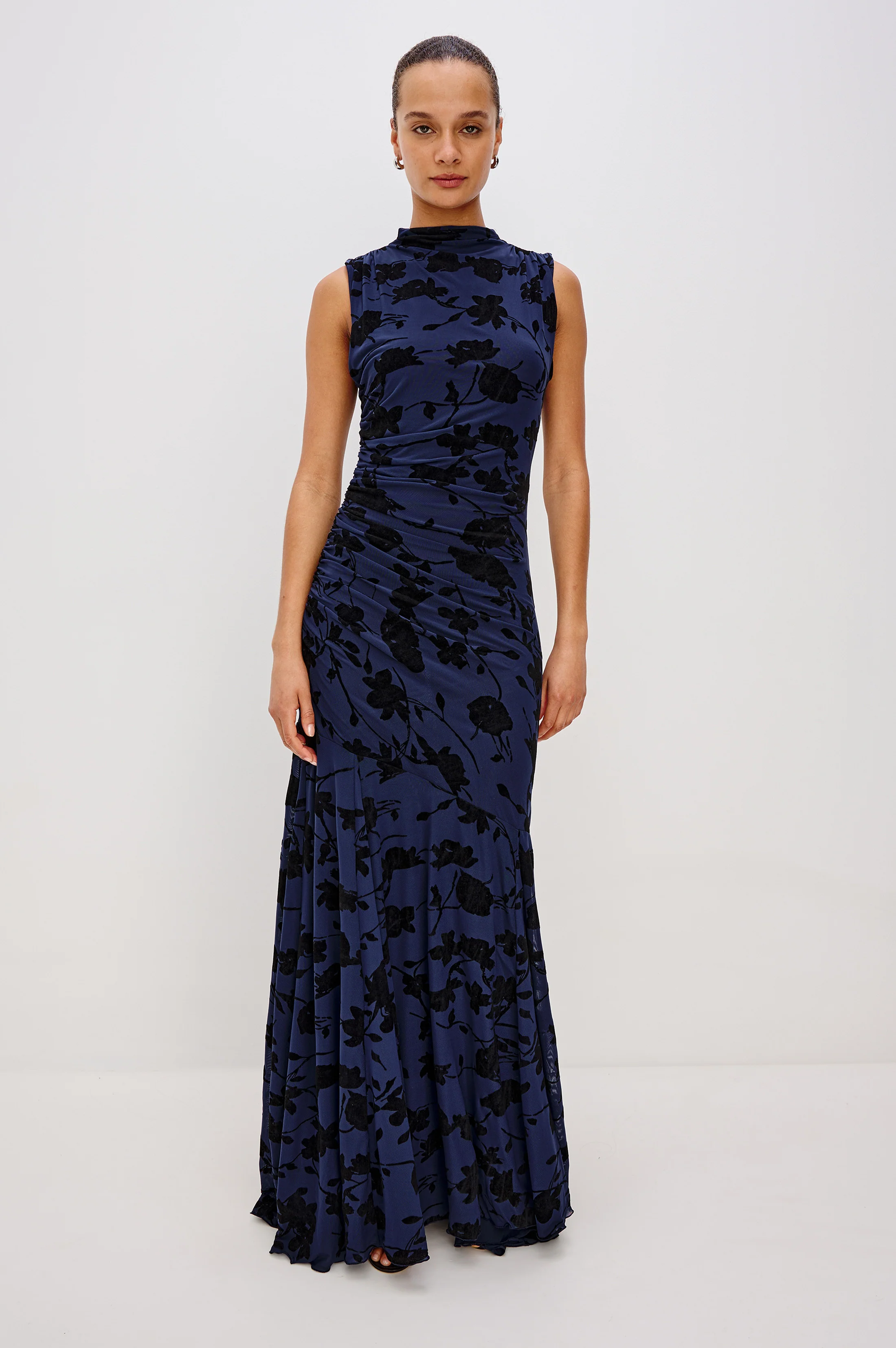 COSMOS DRESS - NAVY TOSSED ROSES - Image 3