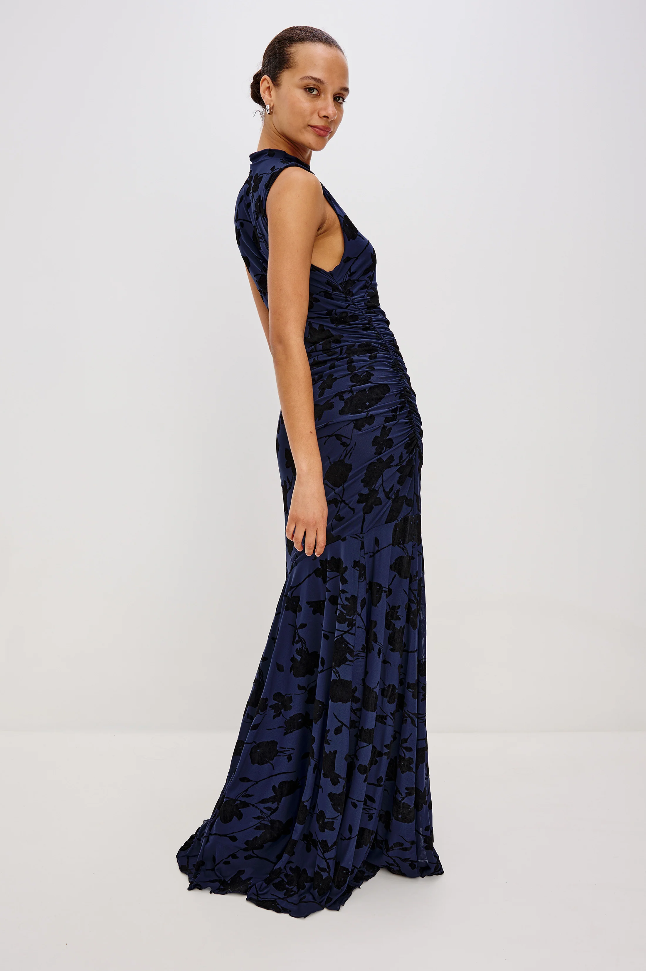 COSMOS DRESS - NAVY TOSSED ROSES - Image 5