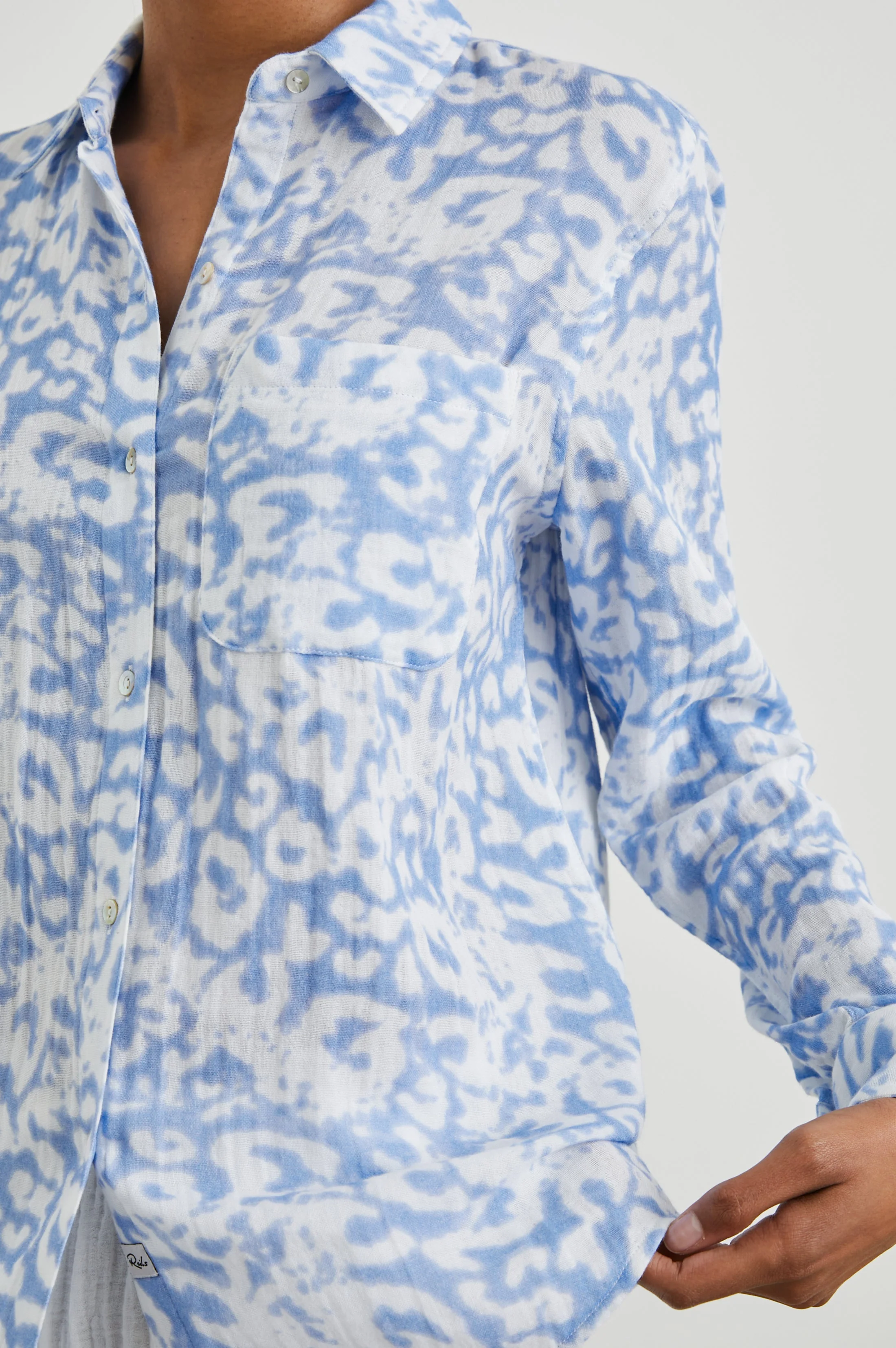 ELLIS SHIRT - BLUE DIFFUSED CHEETAH - Image 2