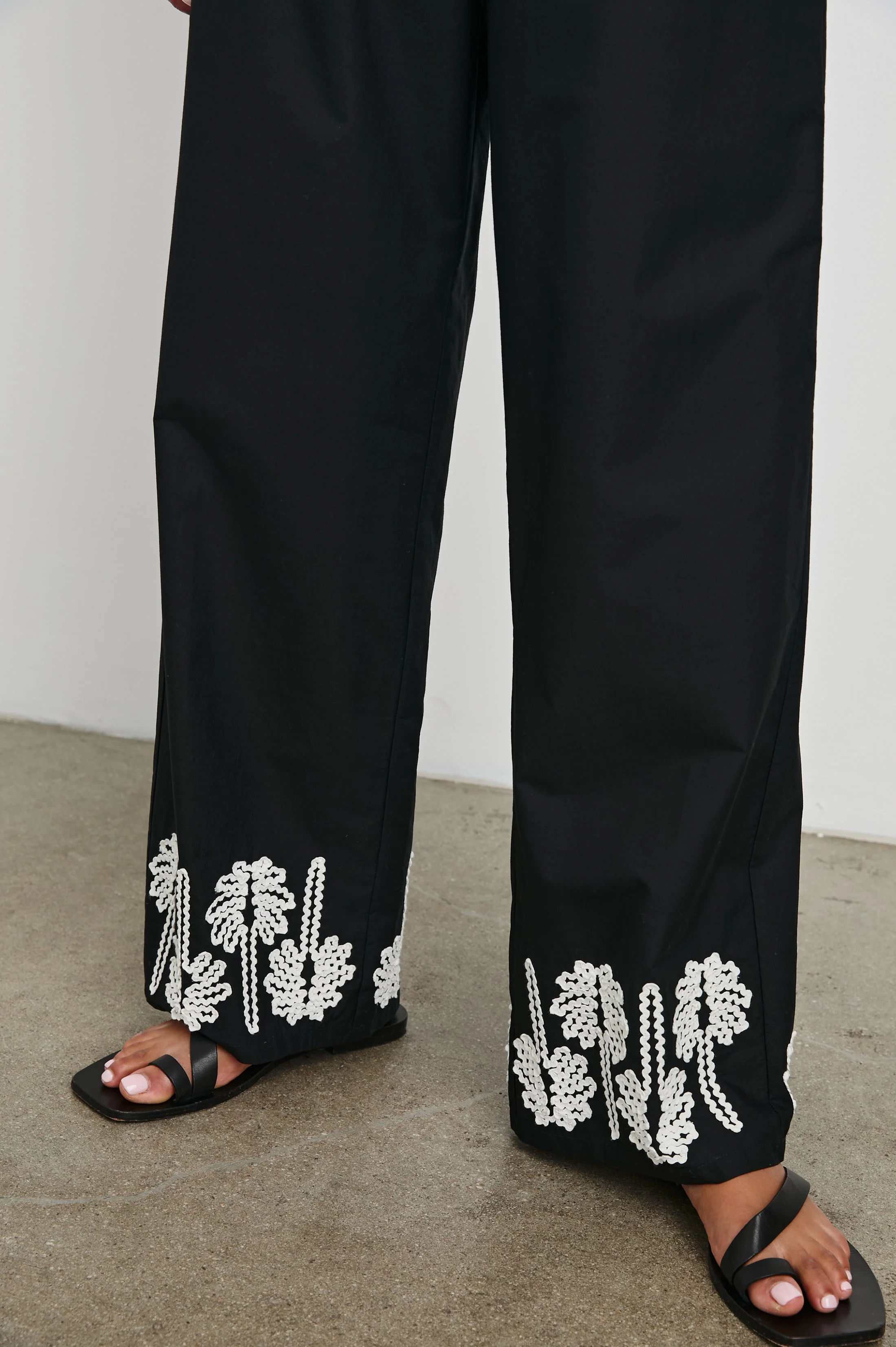 EMMIE PANT - BLACK IVORY PALM TREES - Image 4