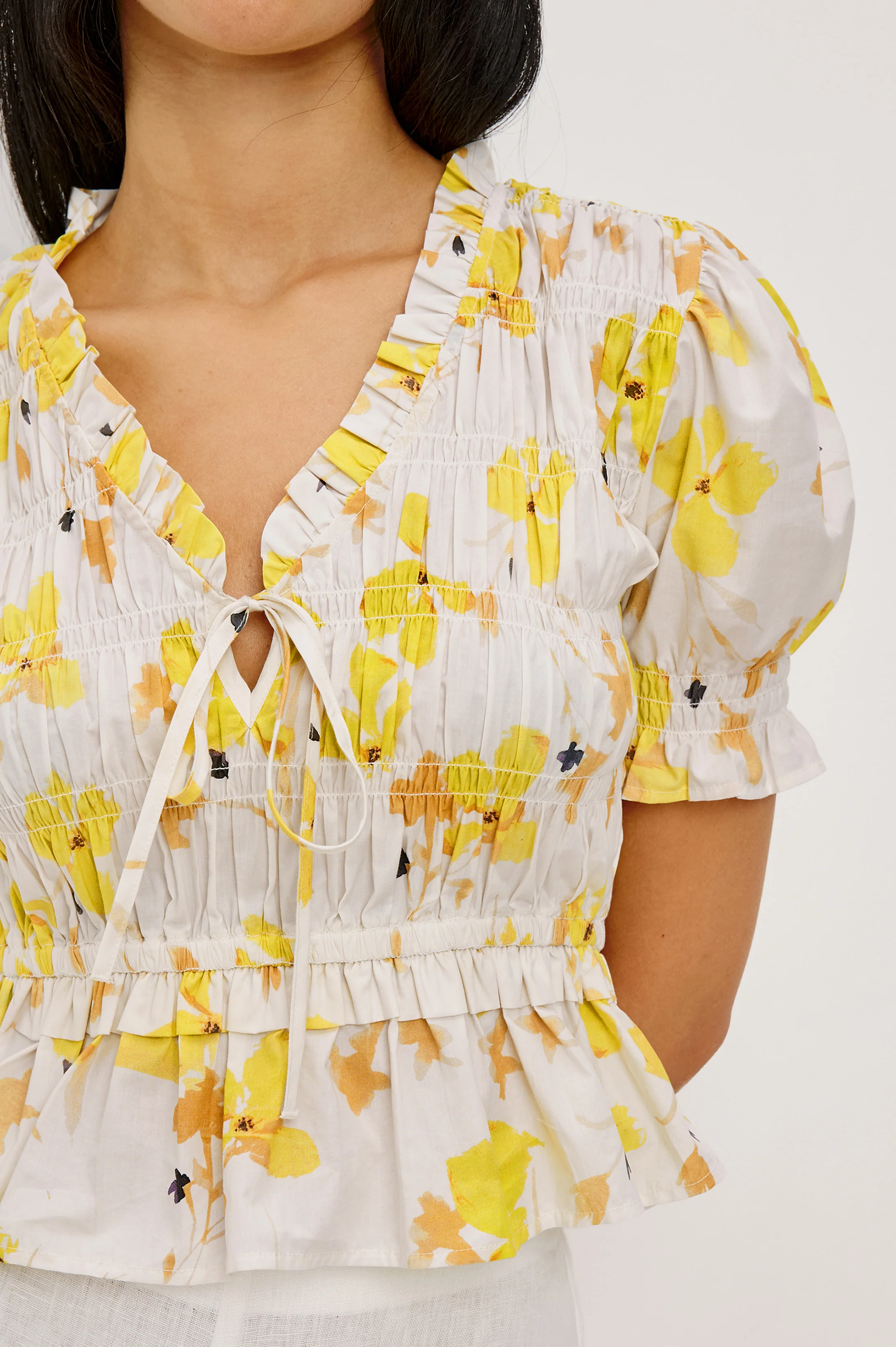 FONTAINE TOP - TOSSED DAFFODILS - Image 2