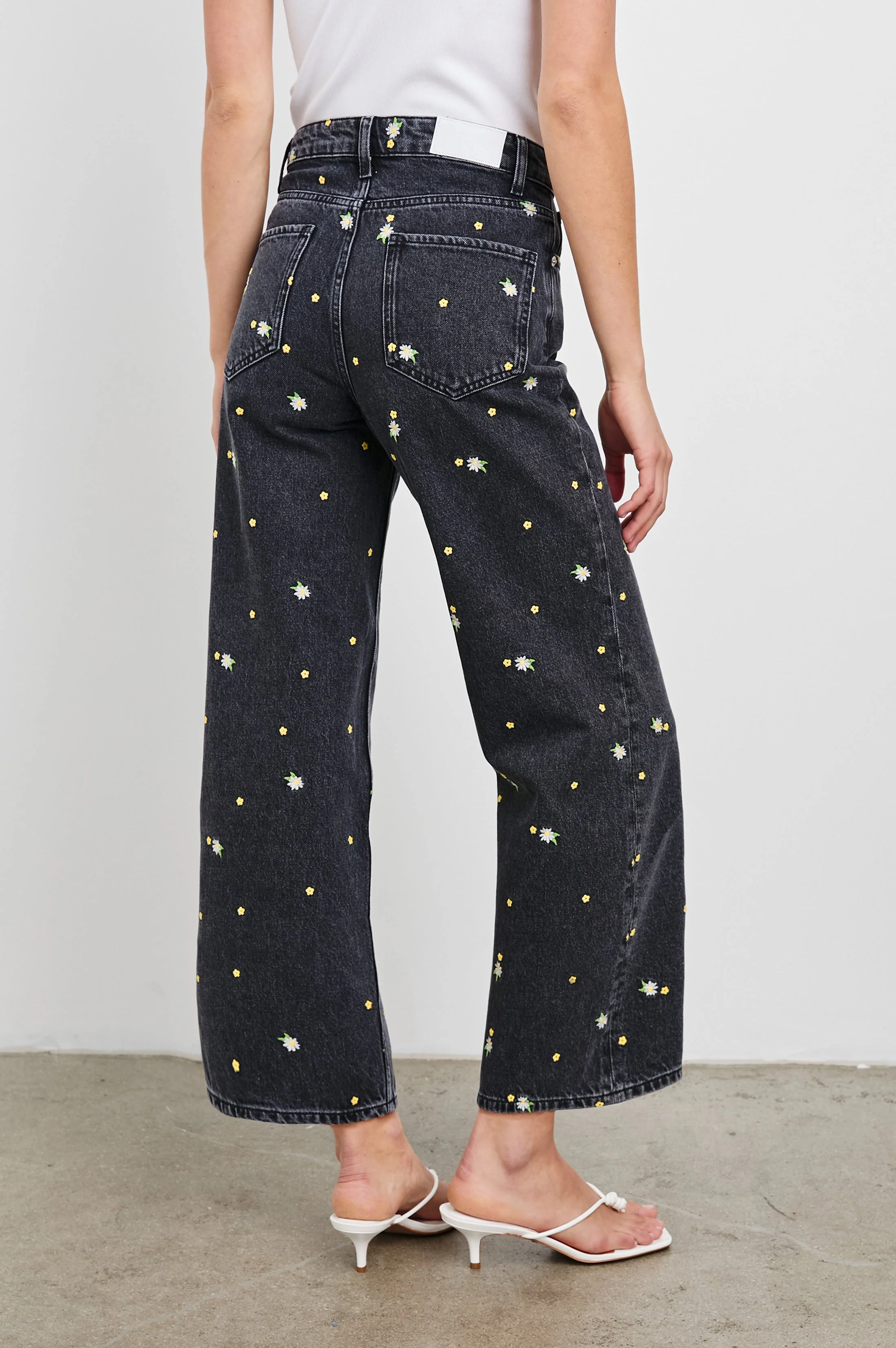 GETTY CROP WIDE LEG - ASH BLACK FLORAL - Image 6