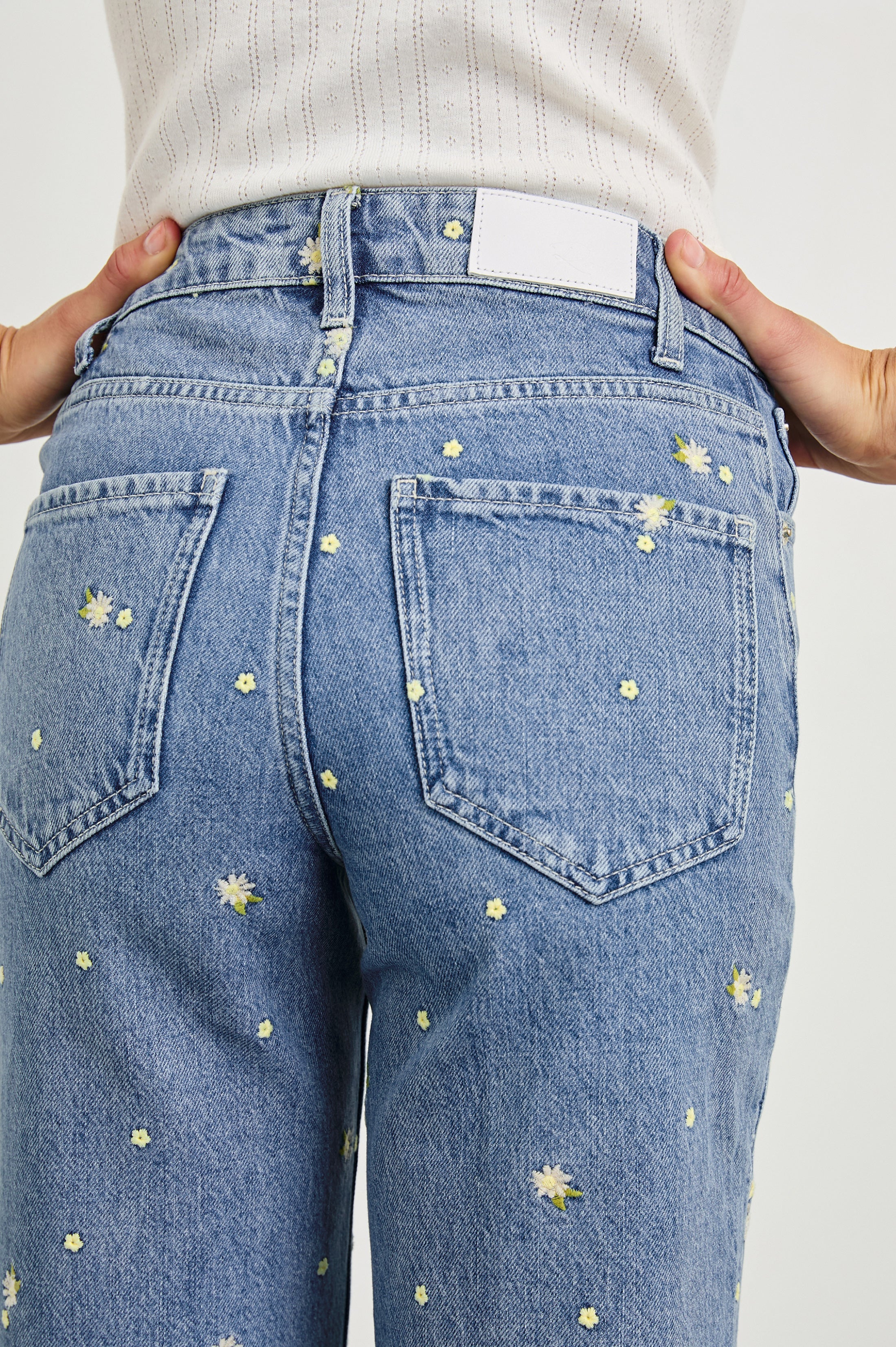 GETTY CROP WIDE LEG - INDIGO FLORAL - Image 6