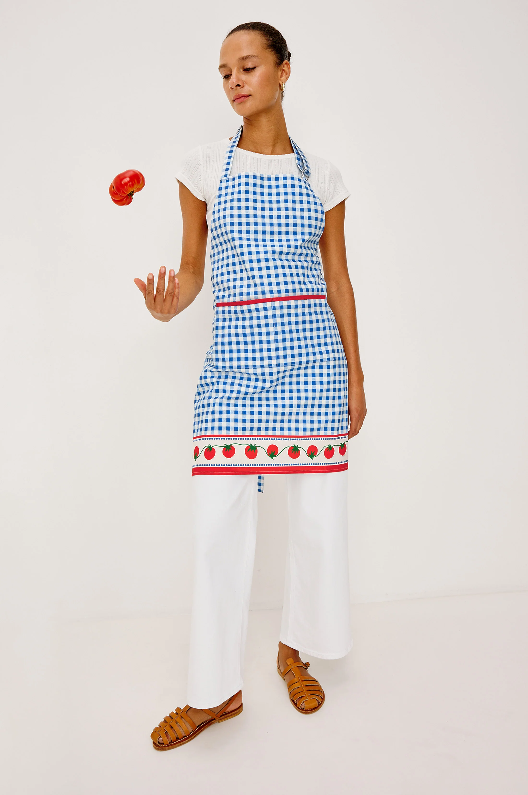 RAILS X GIADZY CUCINA APRON - GINGHAM TOMATOES - Image 3