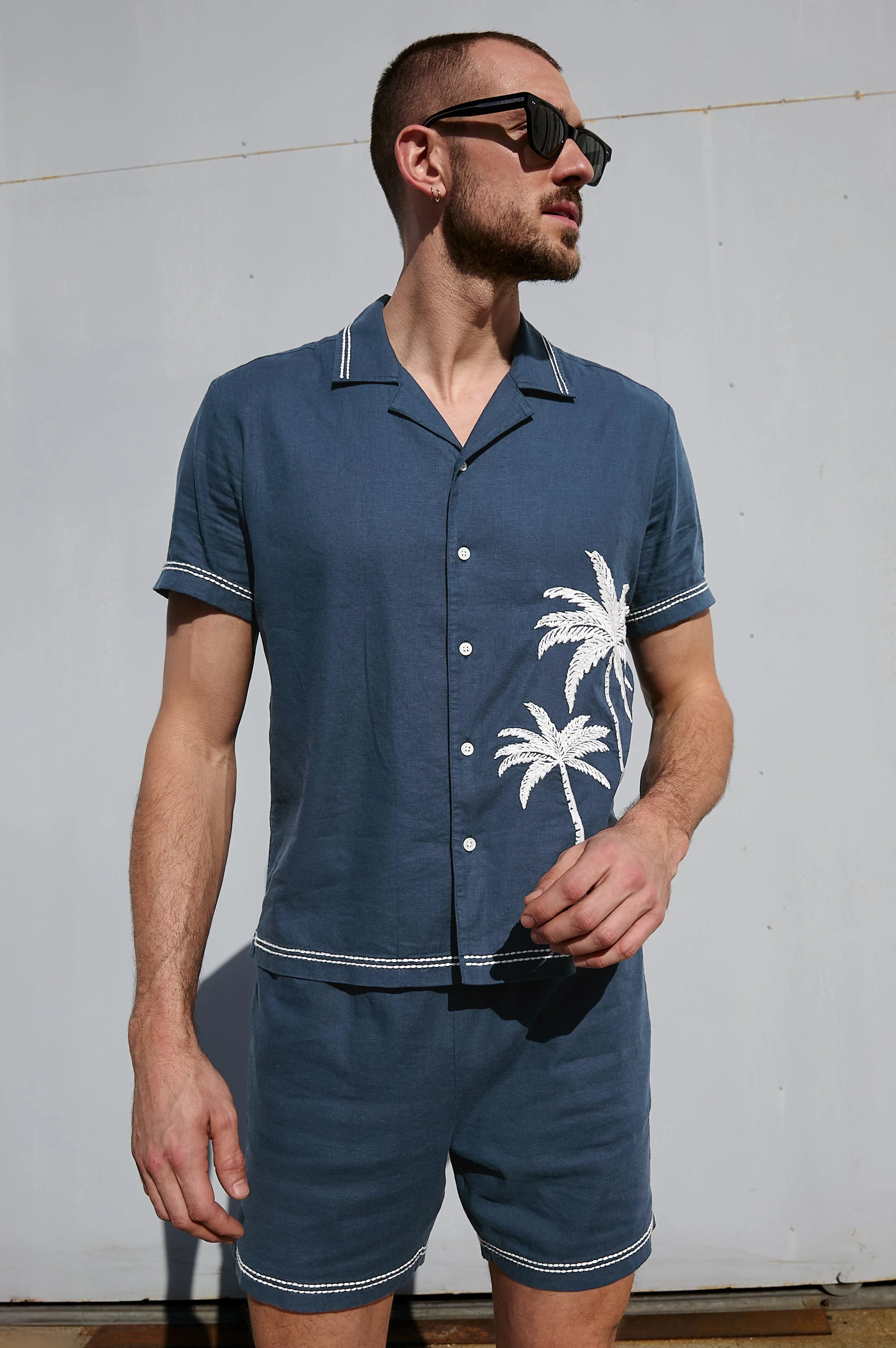 GIBSON SHIRT - NAVY WHITE PALM - Image 4