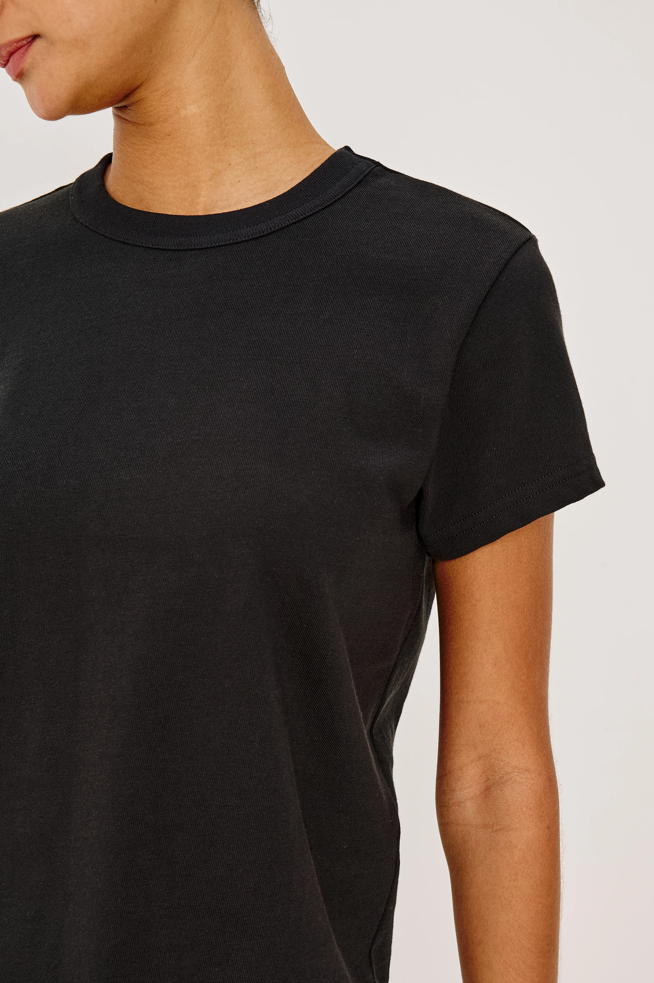GIRLFRIEND T-SHIRT -  BLACK - Image 2