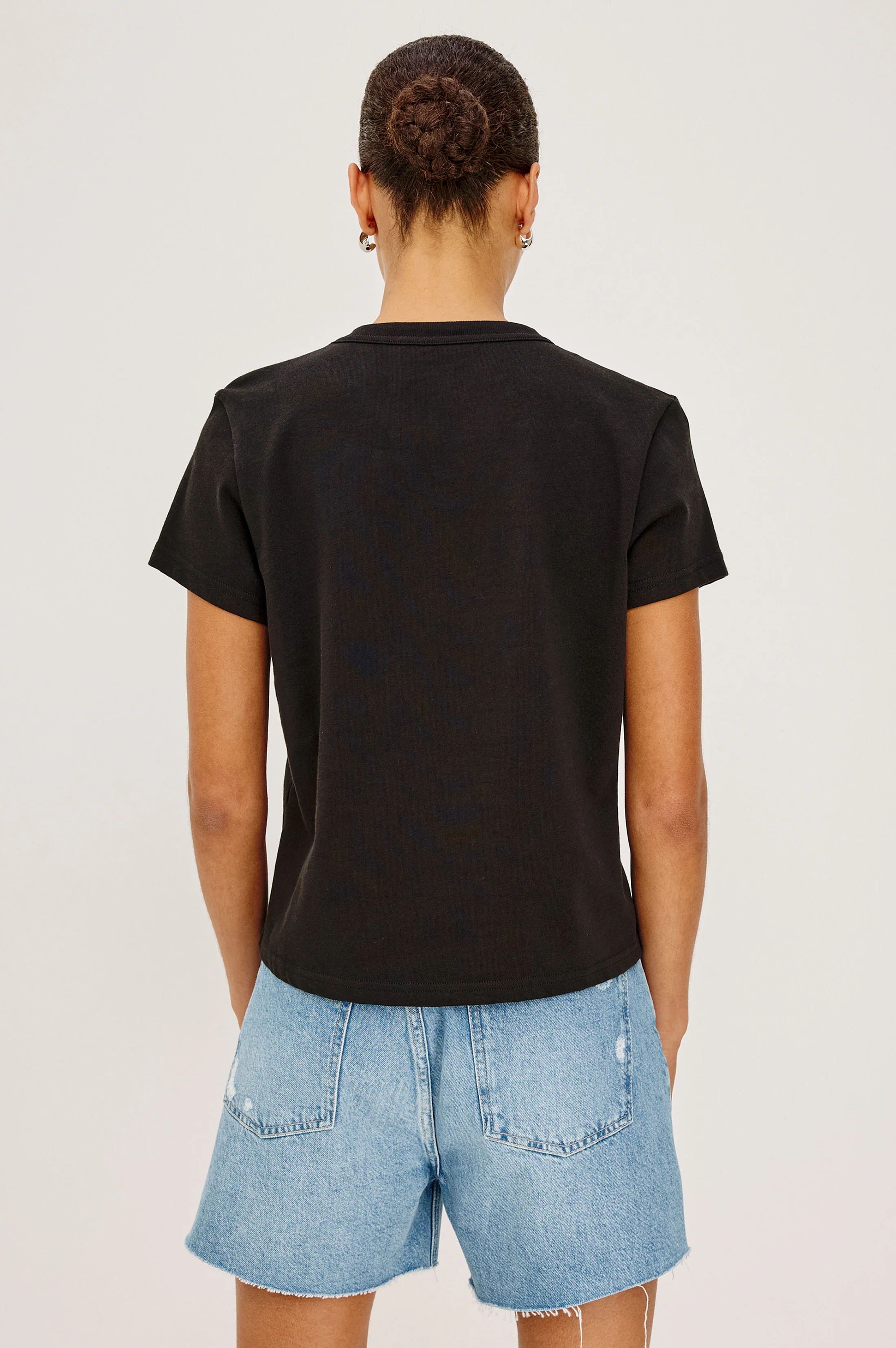 GIRLFRIEND T-SHIRT -  BLACK - Image 4