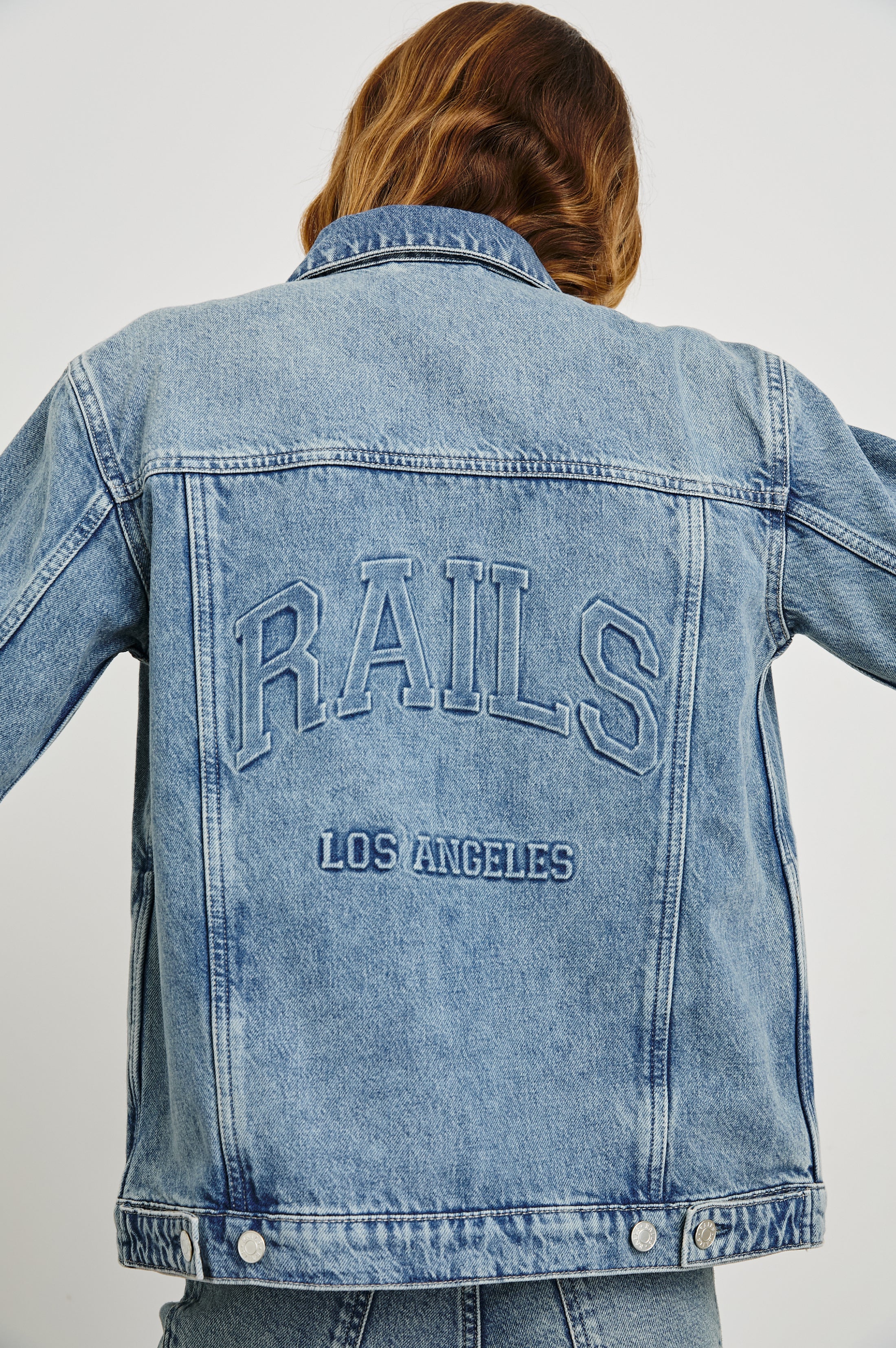 GROVE BOYFRIEND TRUCKER JACKET - EMBOSSED INDIGO - Image 2