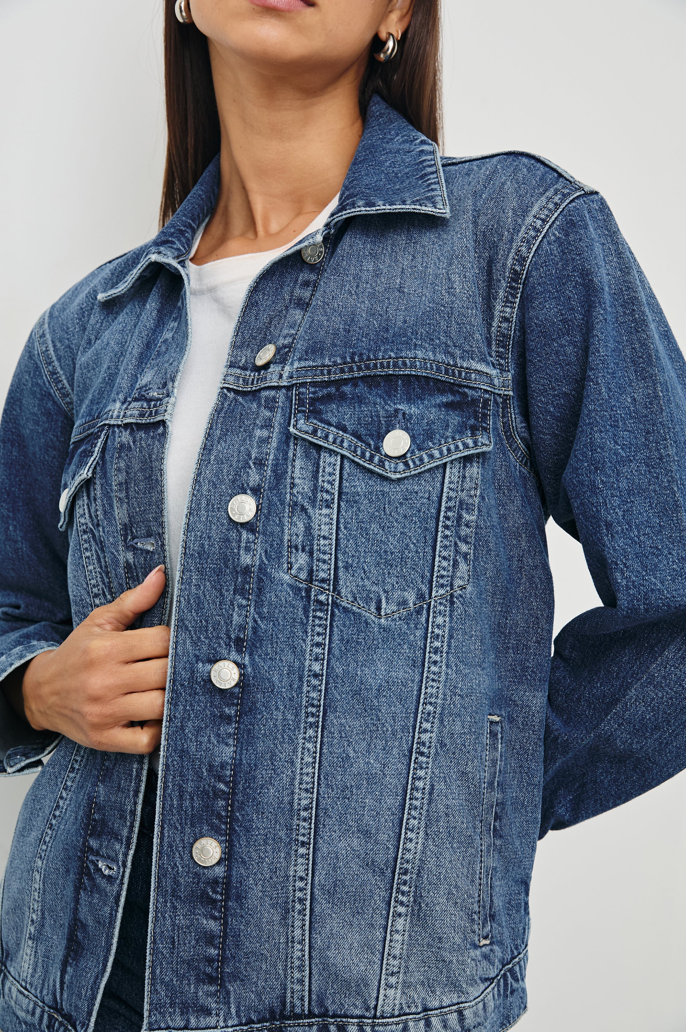 GROVE BOYFRIEND TRUCKER JACKET - INDIGO HAZE - Image 2