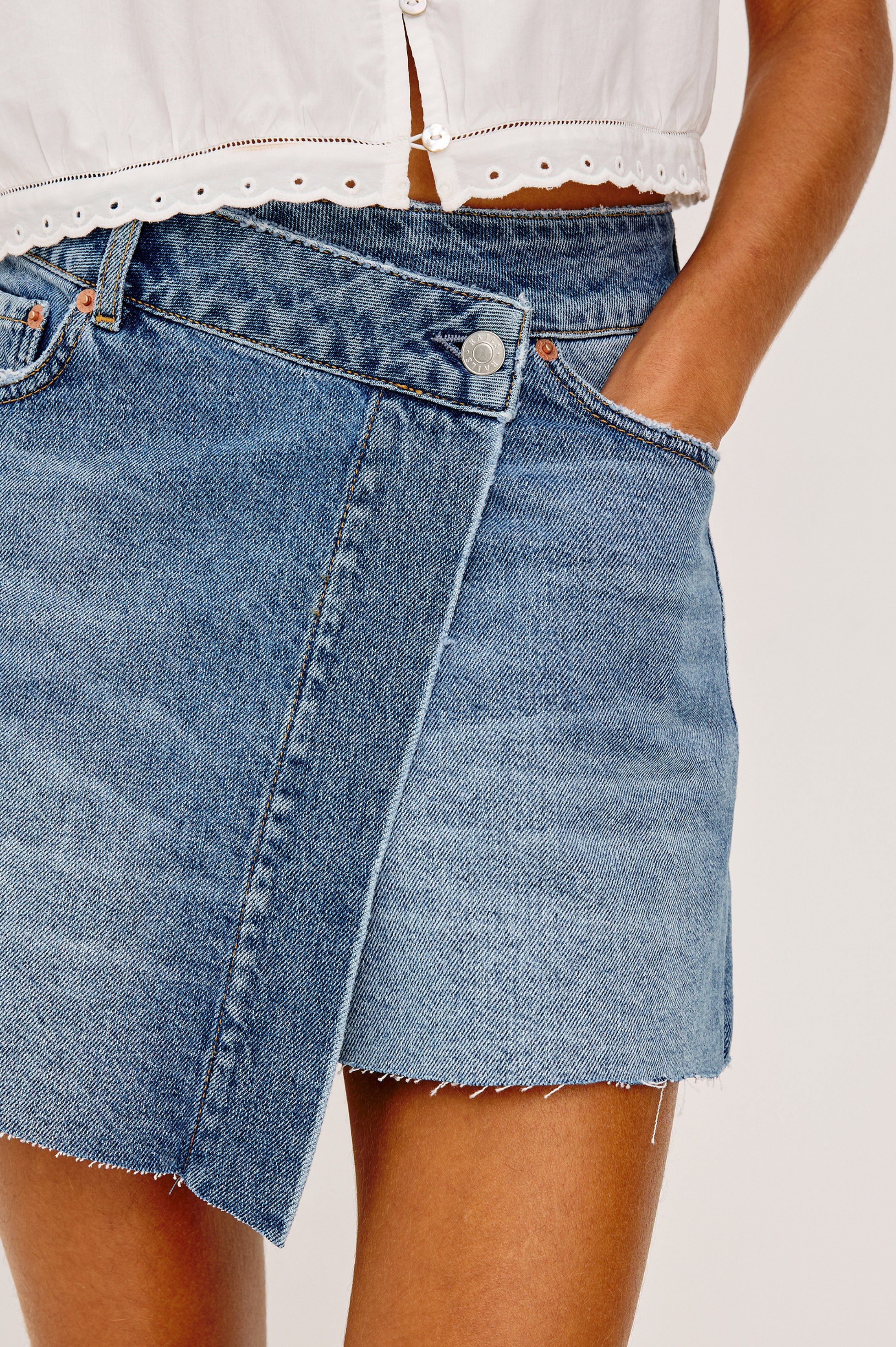 SALE | WOMEN'S BOTTOMS & SKIRTS