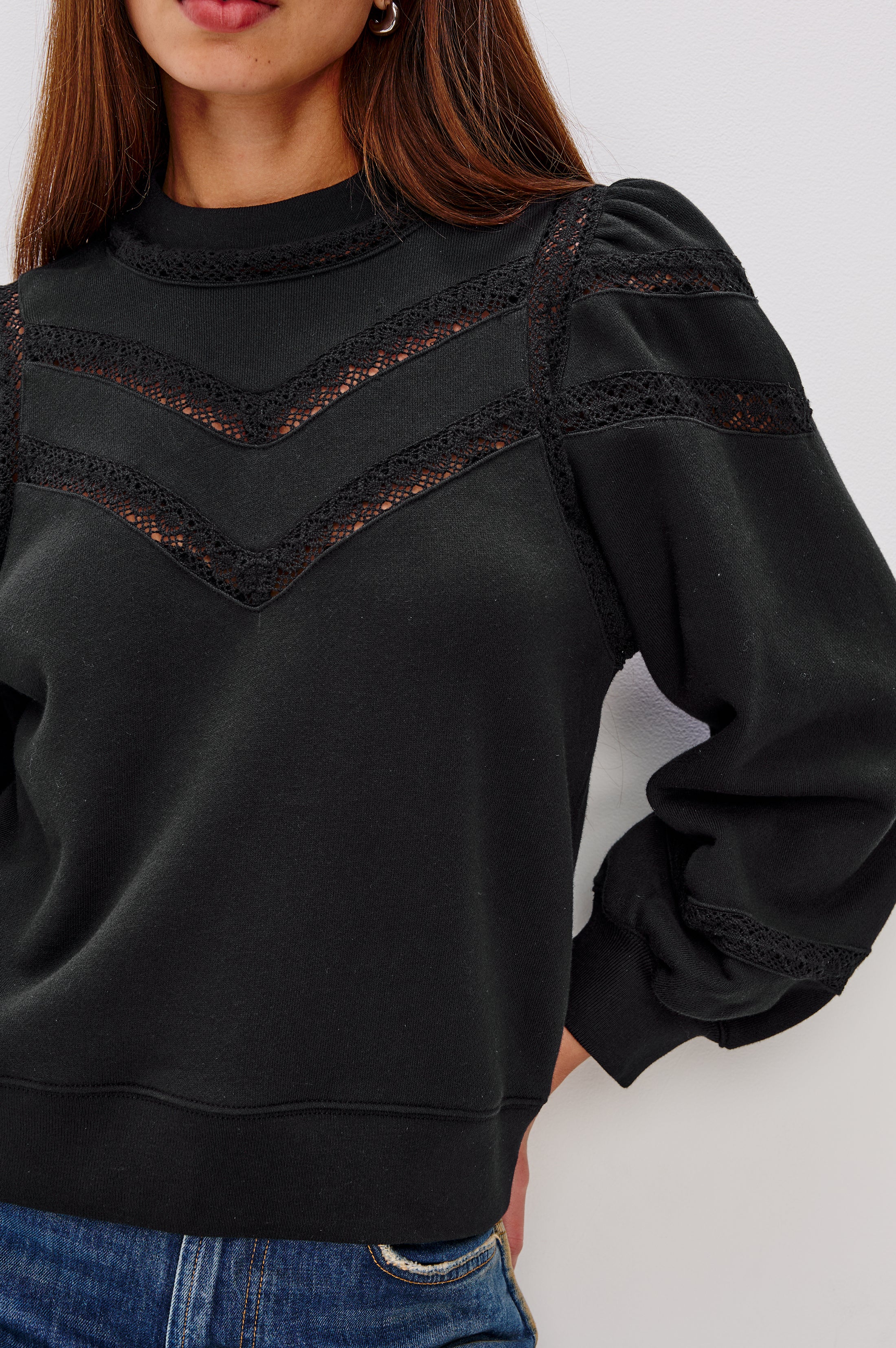 ISLES SWEATSHIRT - BLACK - Image 5