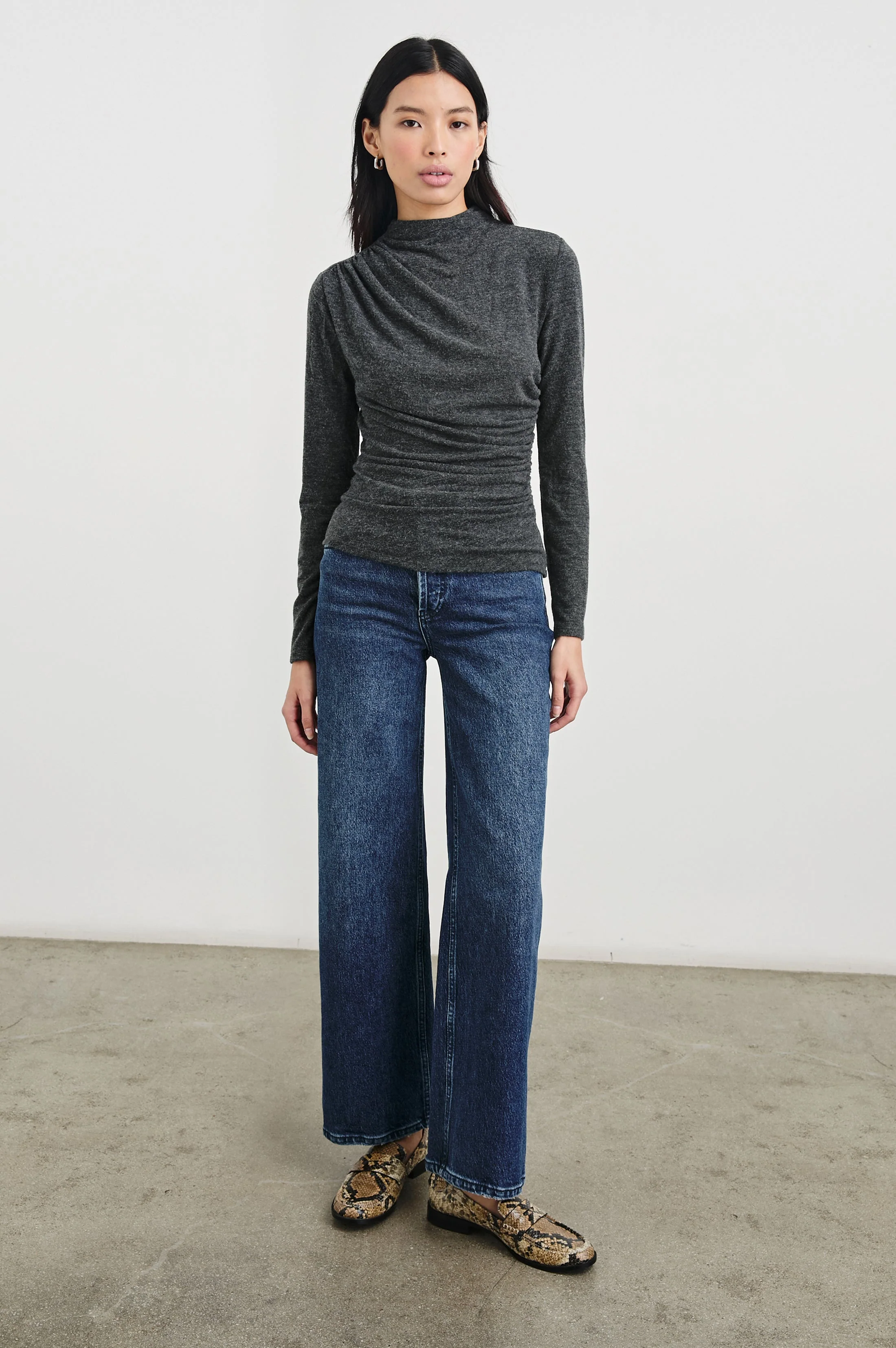 JOELLE TOP - CHARCOAL - Image 4