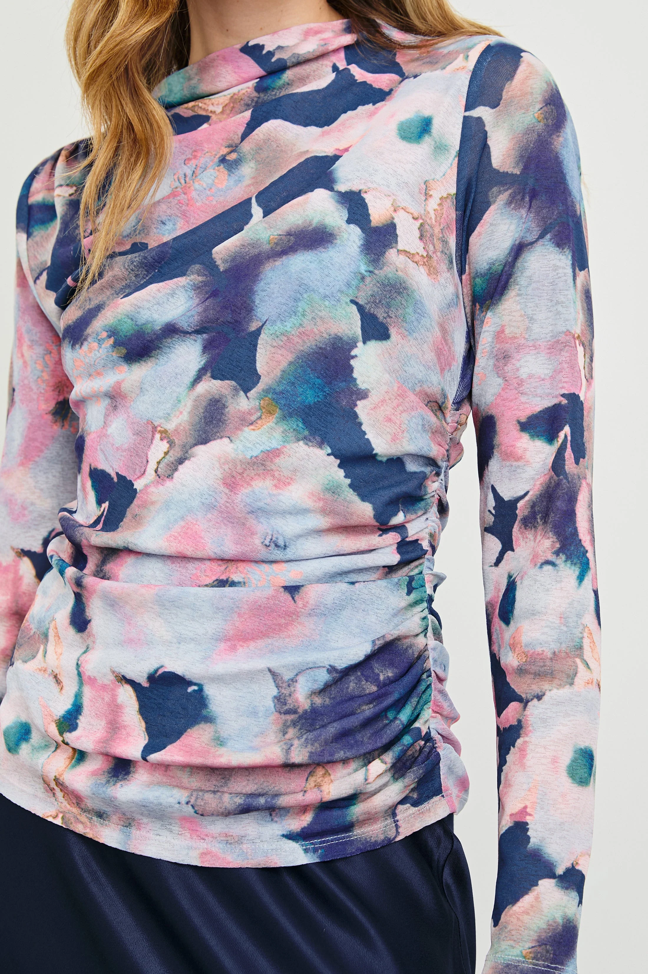 JOELLE TOP - MIDNIGHT VERBENA - Image 2