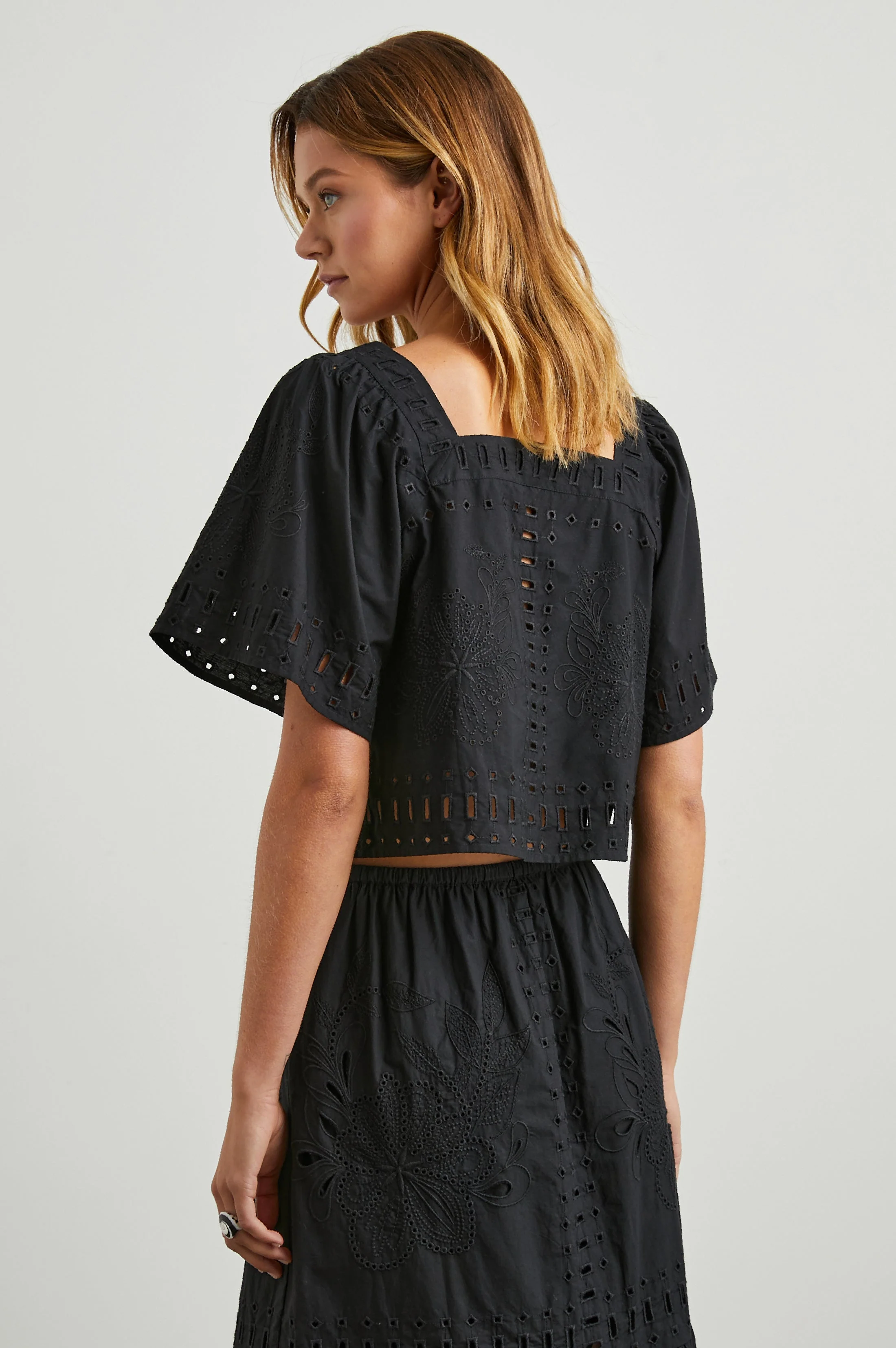 LAINE TOP - Black - Image 5
