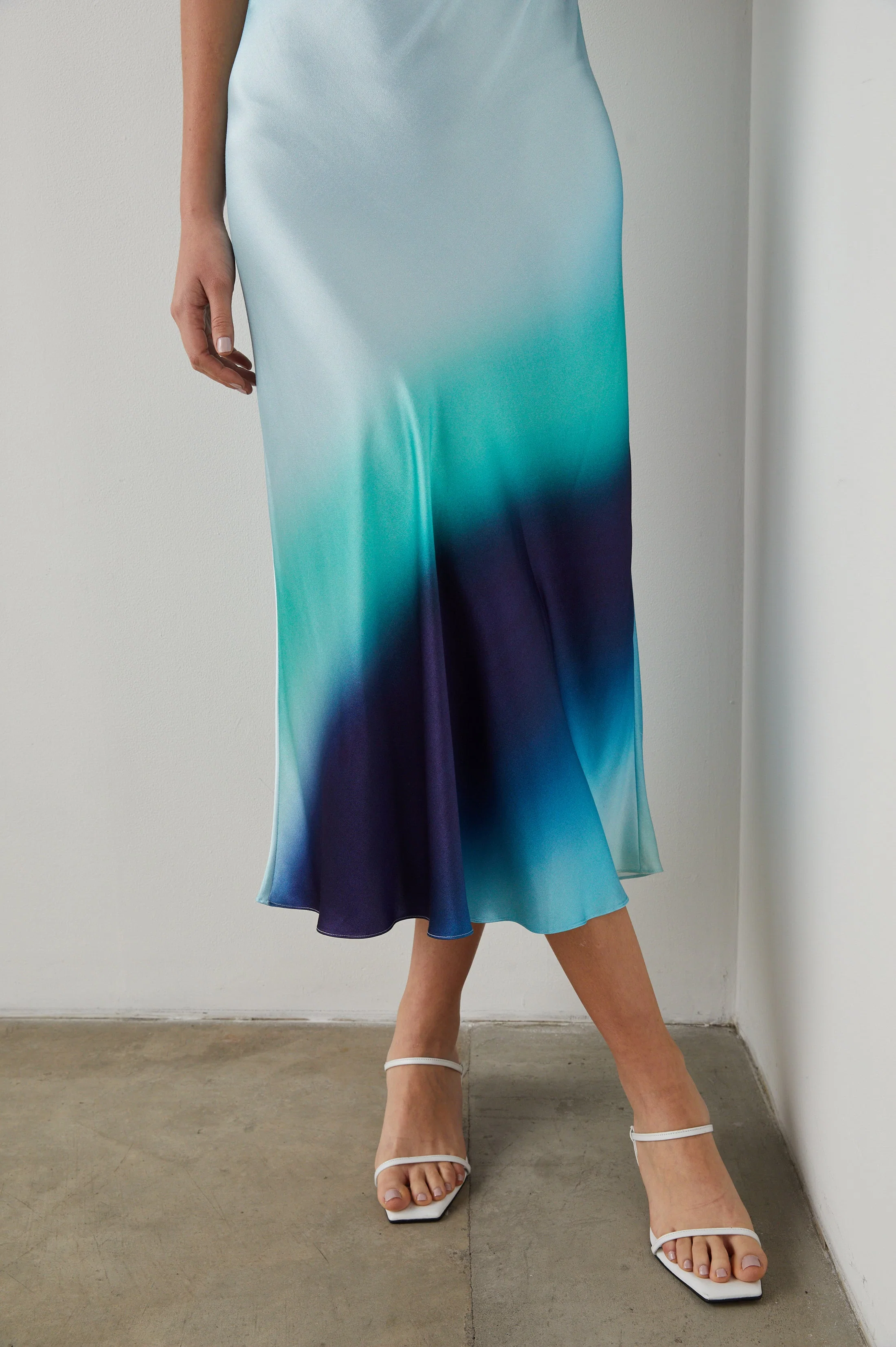 LARAMIE DRESS - MALIBU WAVES - Image 4