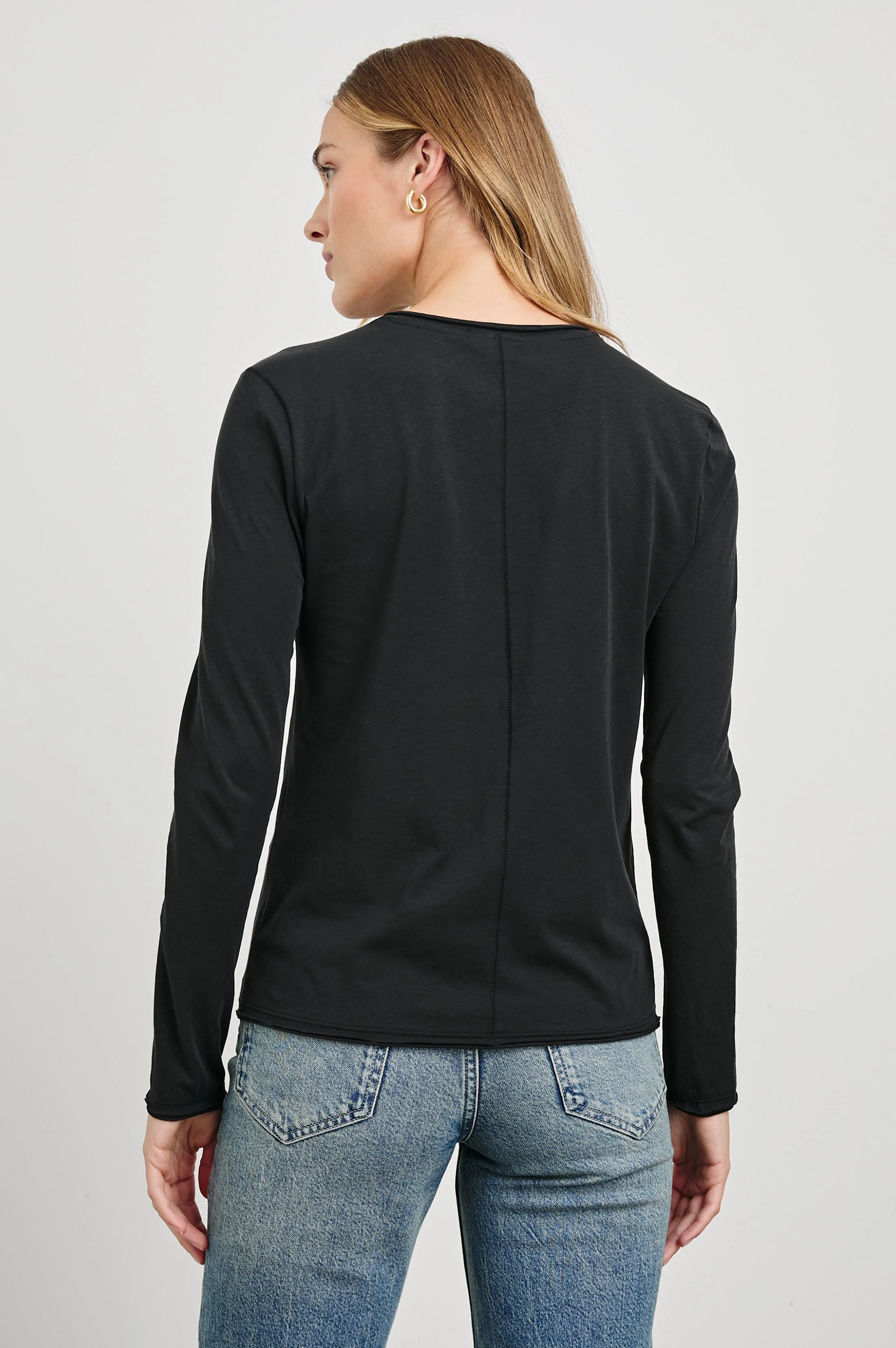 LONG SLEEVE CREW NECK T-SHIRT - BLACK - Image 5