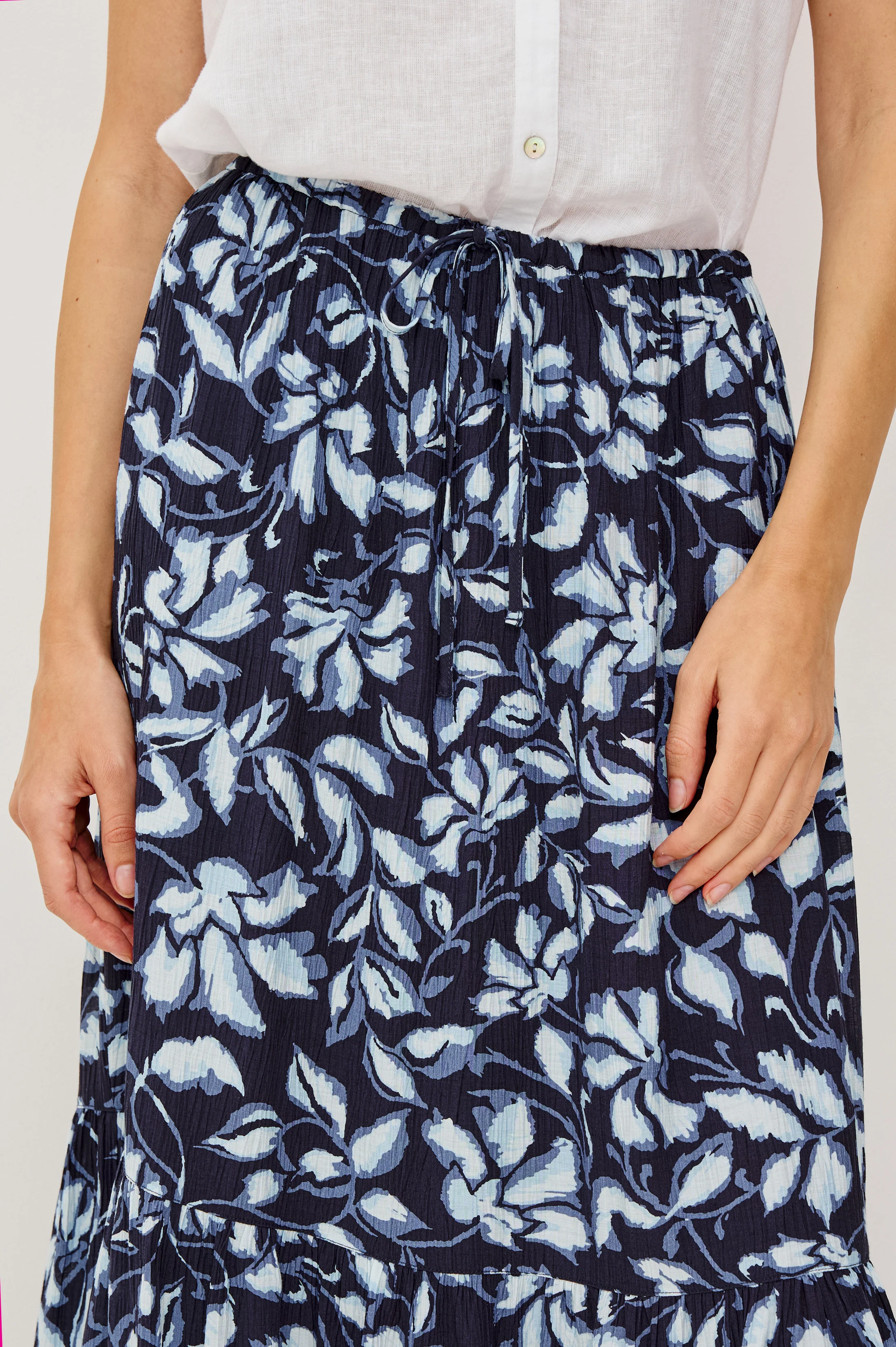 MARULO SKIRT - NAVY JASMINE - Image 2