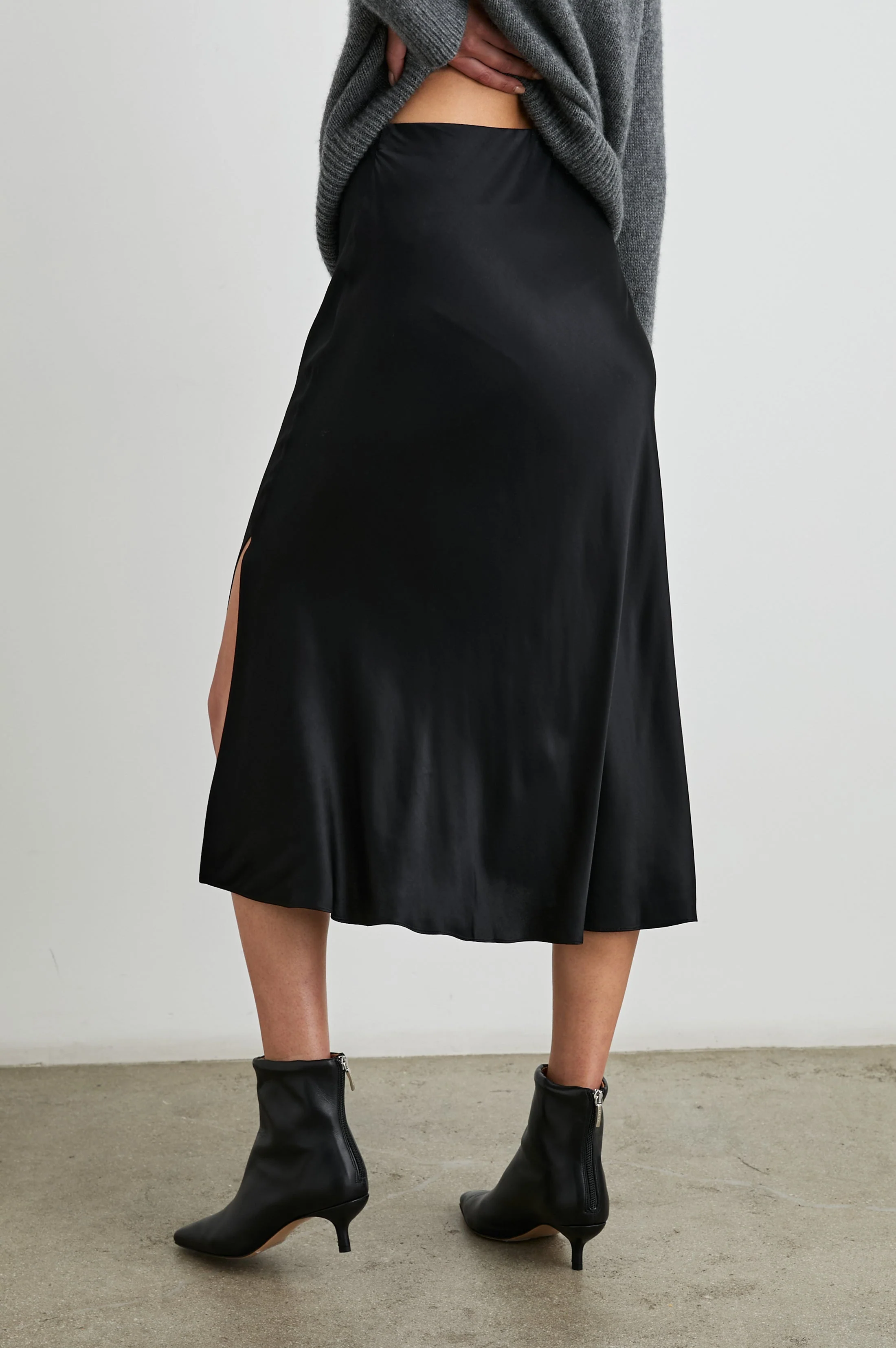 MAYA SKIRT - BLACK - Image 4