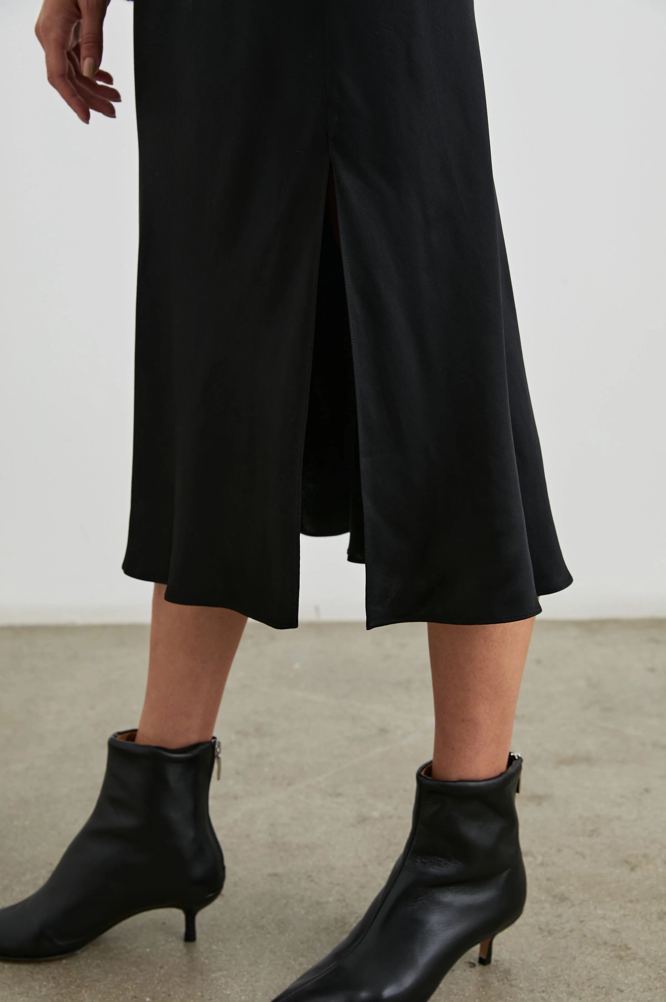 MAYA SKIRT - BLACK - Image 6