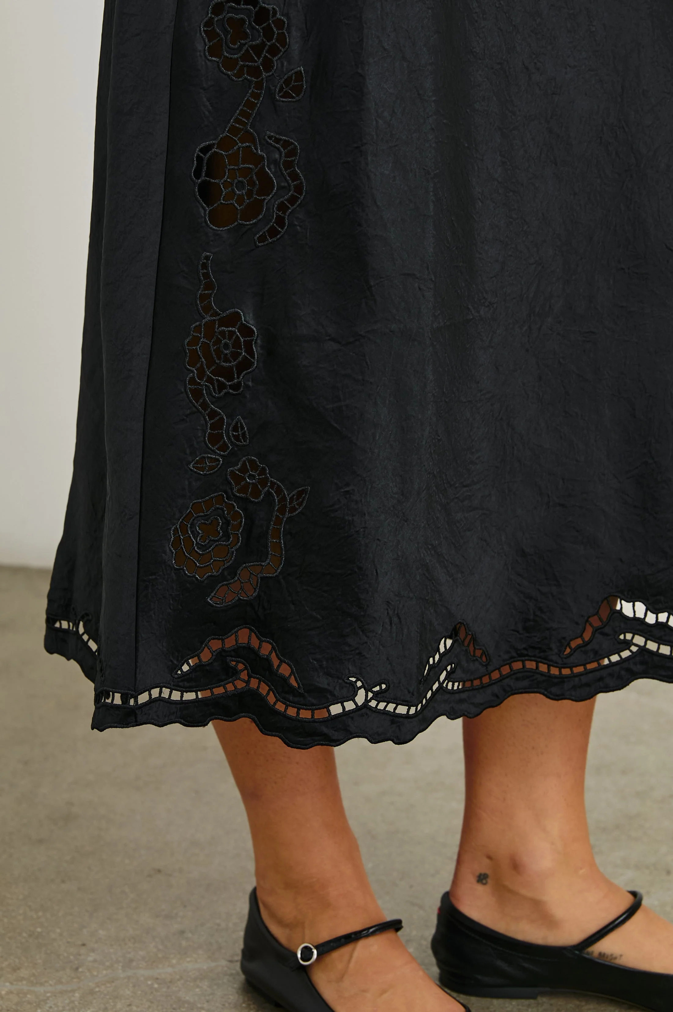 MCKENNA DRESS - BLACK EYELET - Image 2