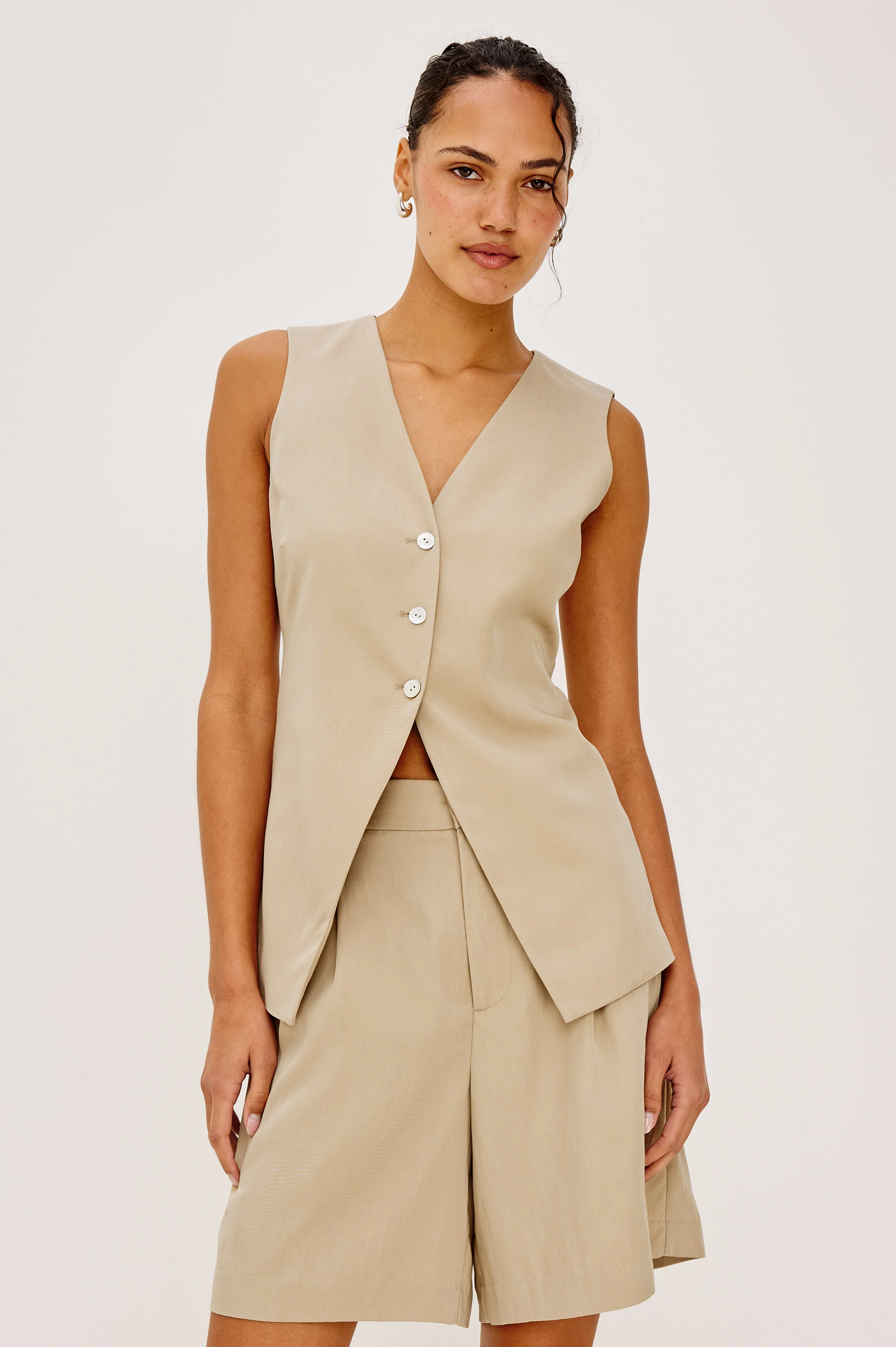 MYLAH VEST - ALMOND