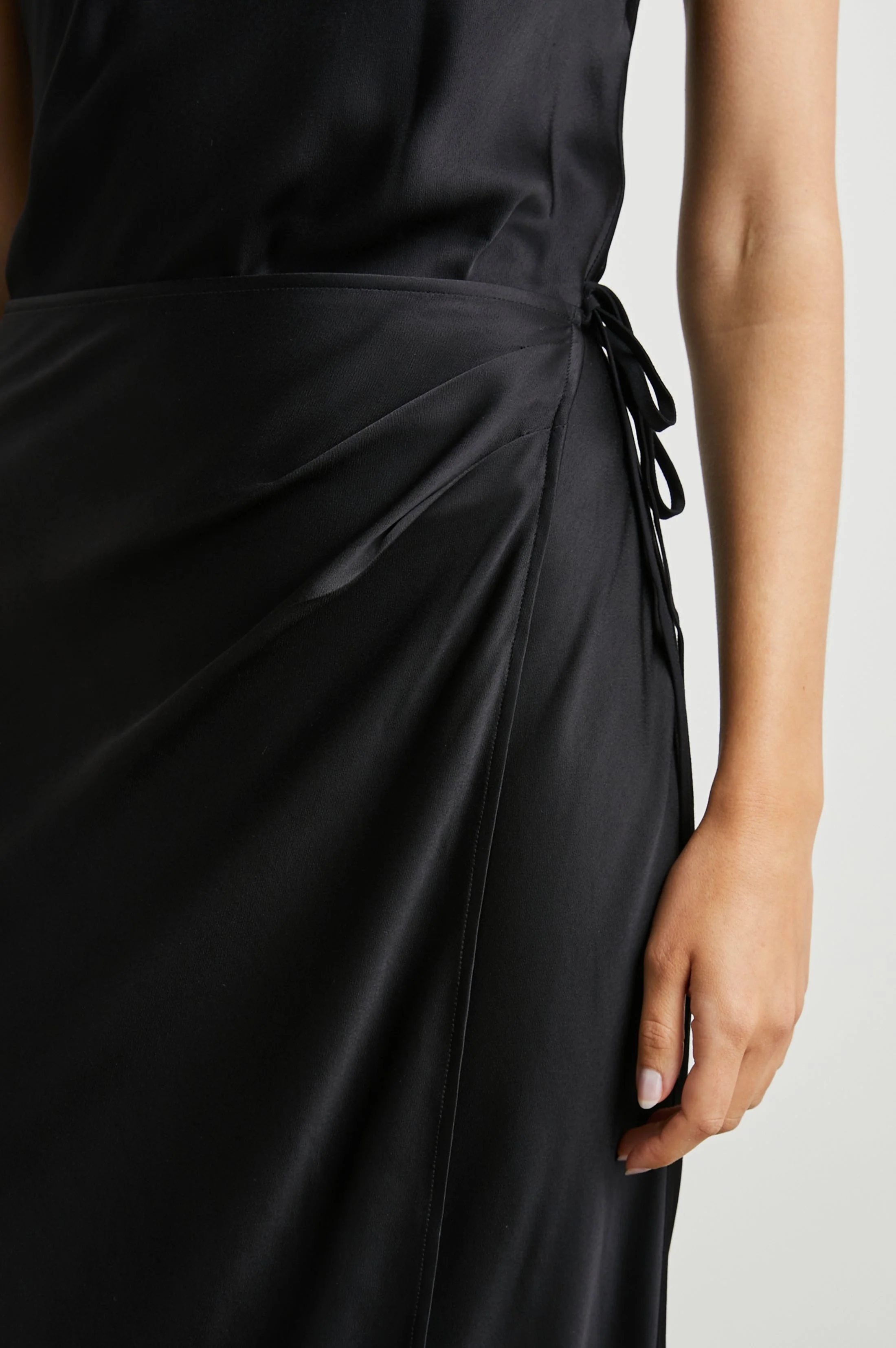 NAVI DRESS - BLACK - Image 2