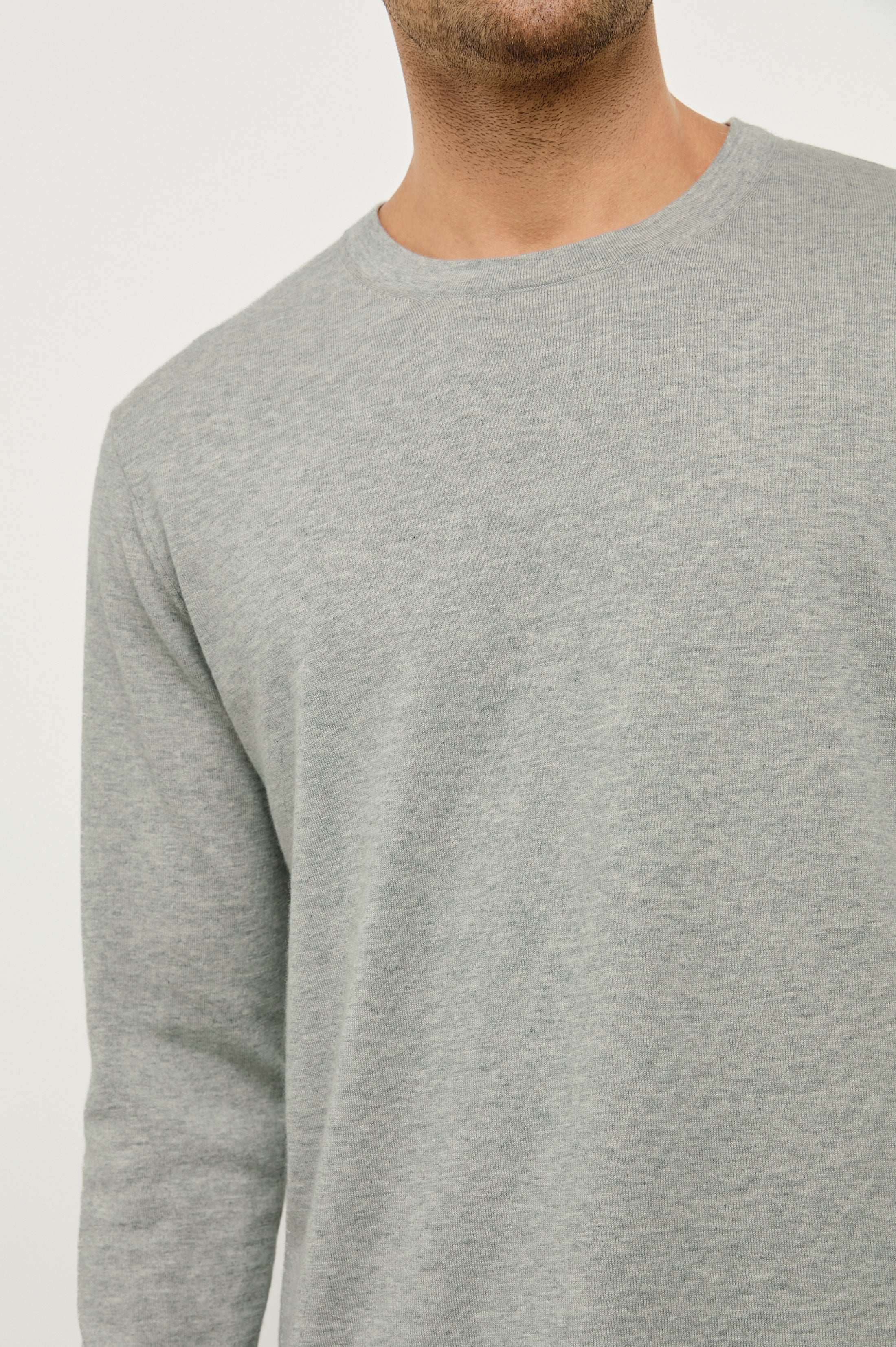 QUENTIN COTTON CASHMERE LONG SLEEVE TEE - HEATHER GREY - Image 6