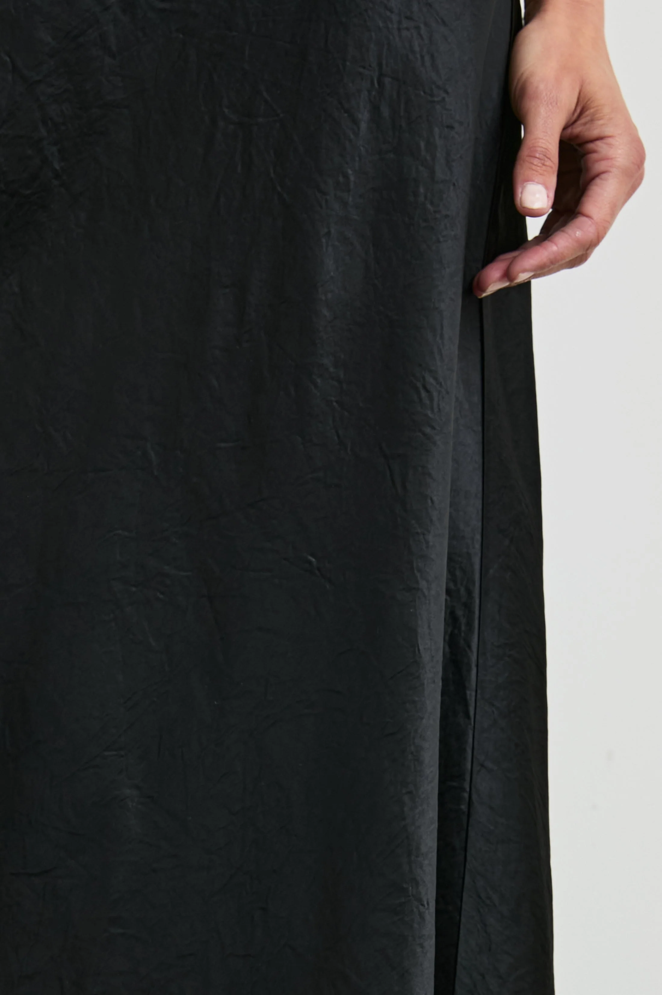 ROMINA SKIRT - BLACK CRINKLE - Image 2