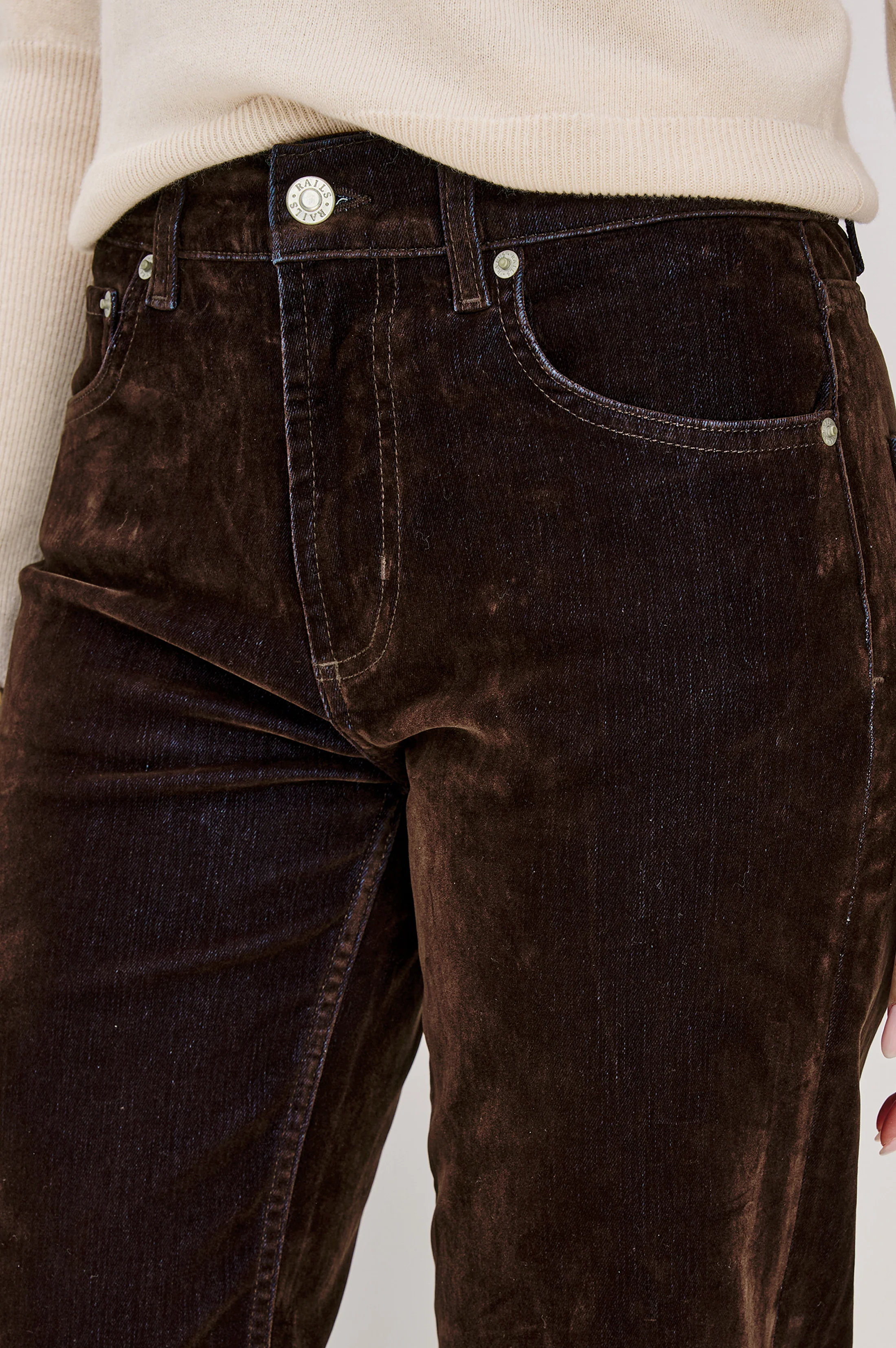 SEPULVEDA STRAIGHT - CHOCOLATE FLOCKING - Image 2