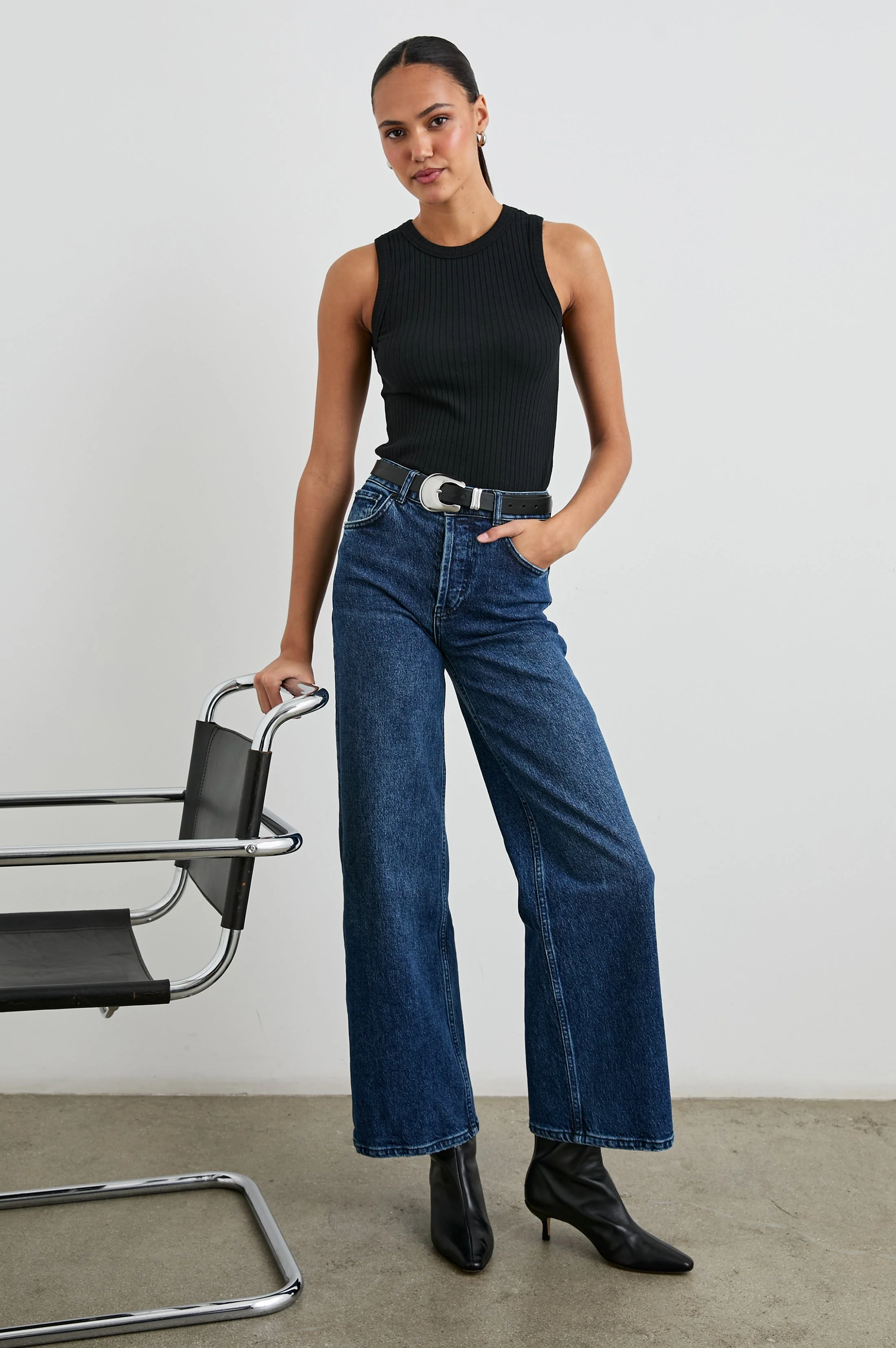 THE RACER TANK - TRUE BLACK - Image 4