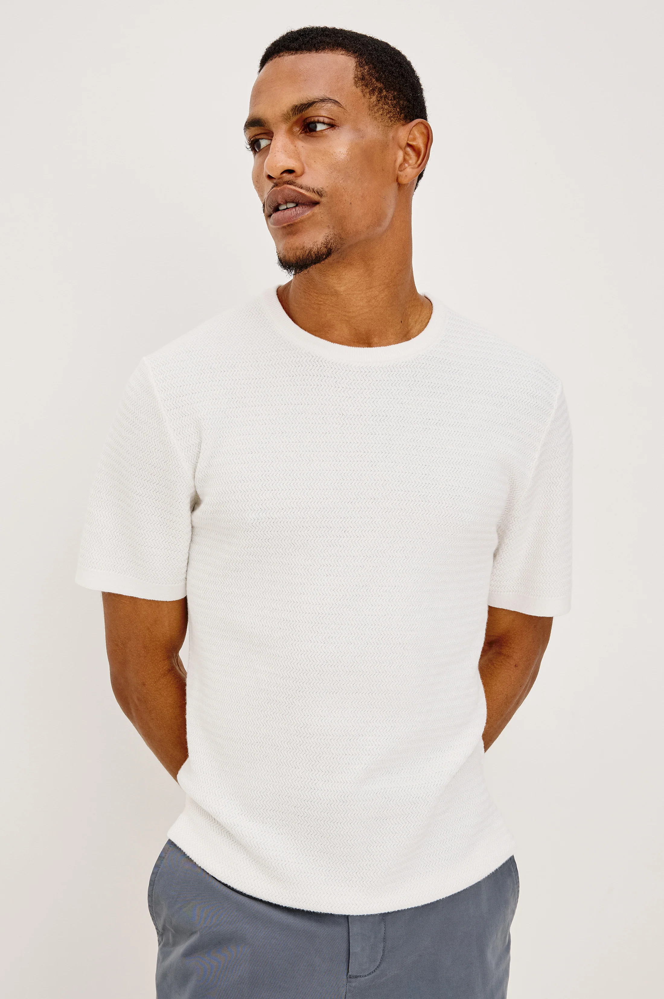 THEO SHORT SLEEVE SWEATER - PORCELAIN - Image 4