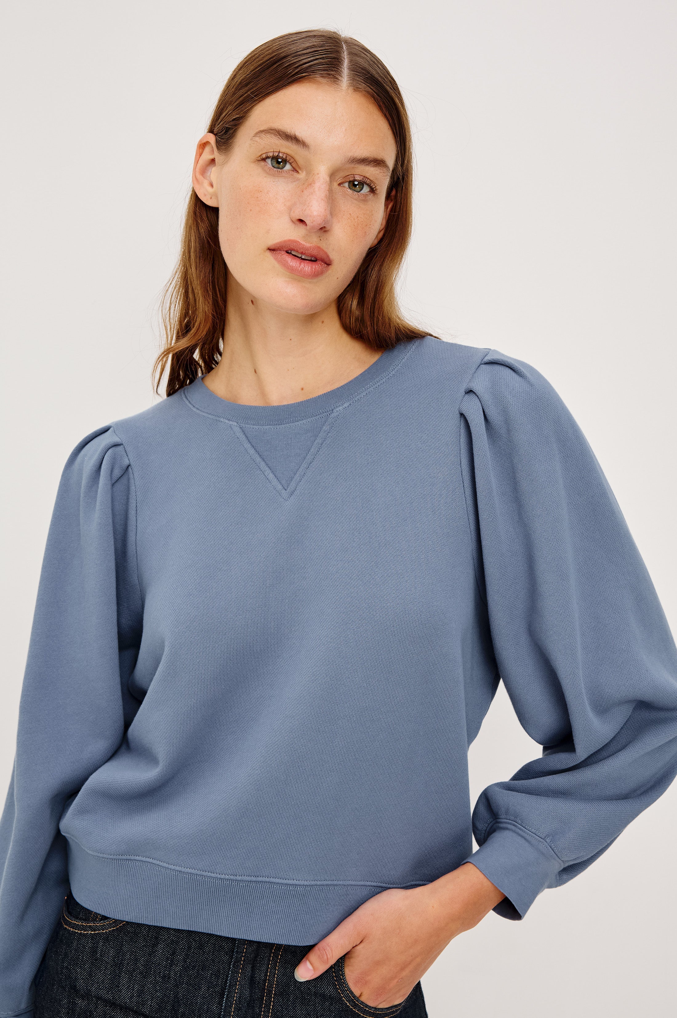 TIFFANY SWEATSHIRT - FADED PERIWINKLE