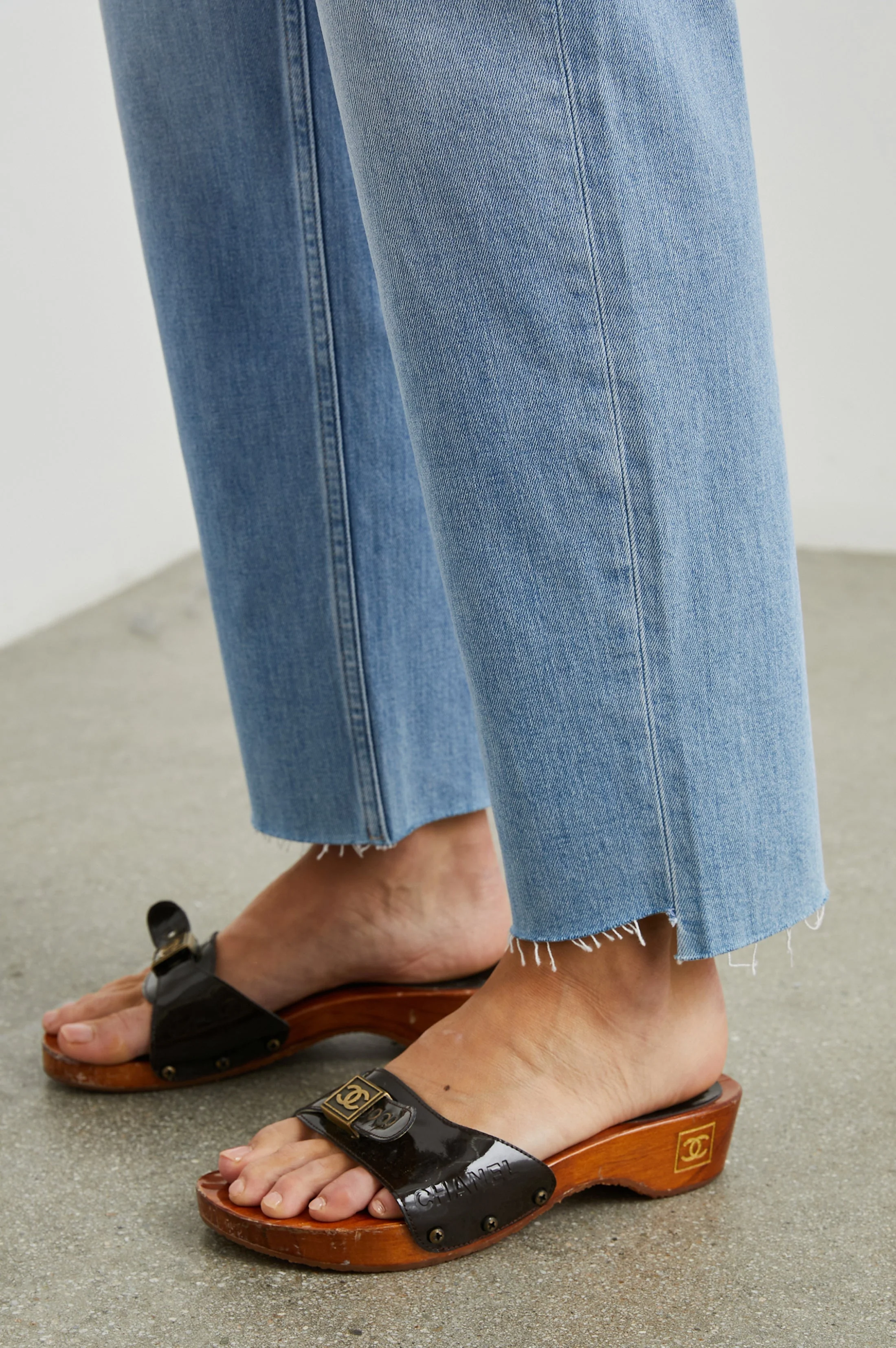 TOPANGA CROP STRAIGHT - BLUE MIST STEP HEM - Image 4