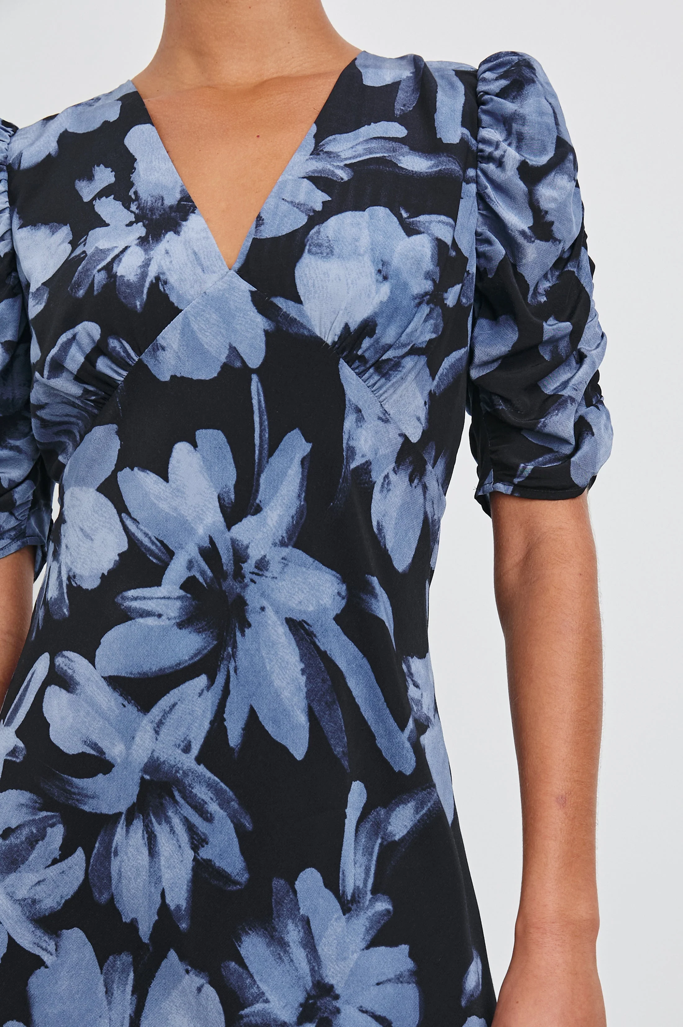 ZARIAH DRESS - MIDNIGHT LILY - Image 2