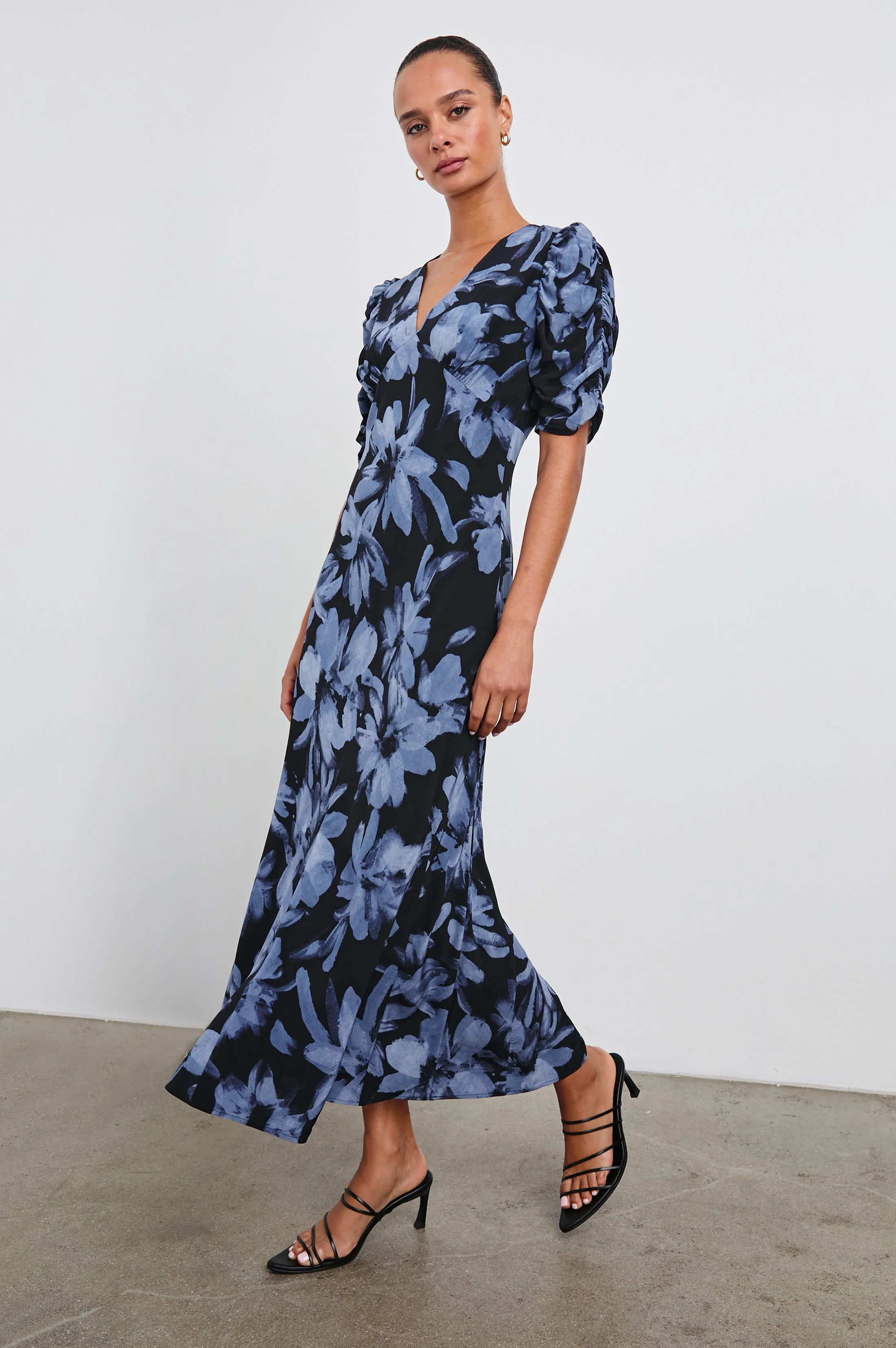 ZARIAH DRESS - MIDNIGHT LILY - Image 3